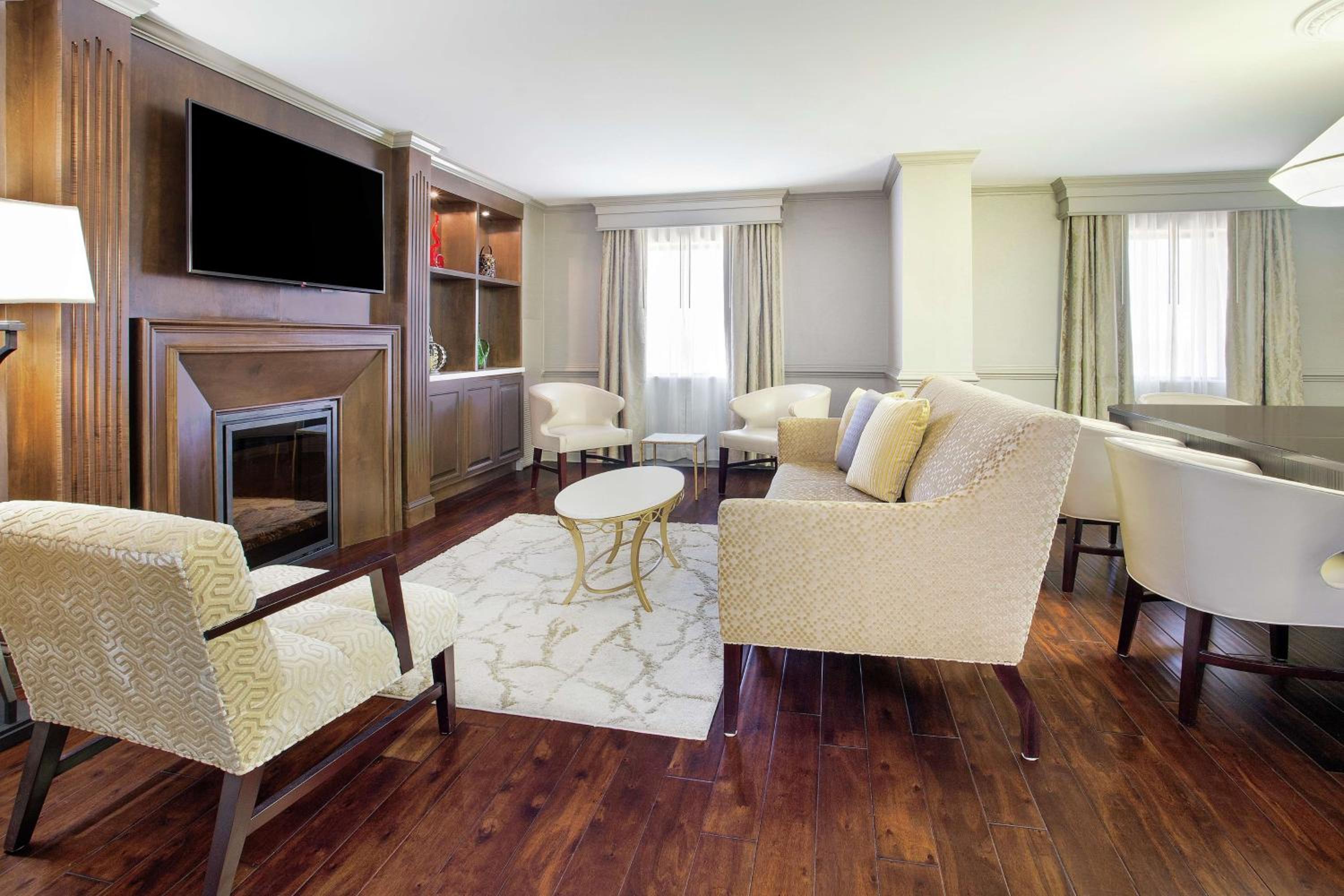 One-Bedroom Presidential King Suite