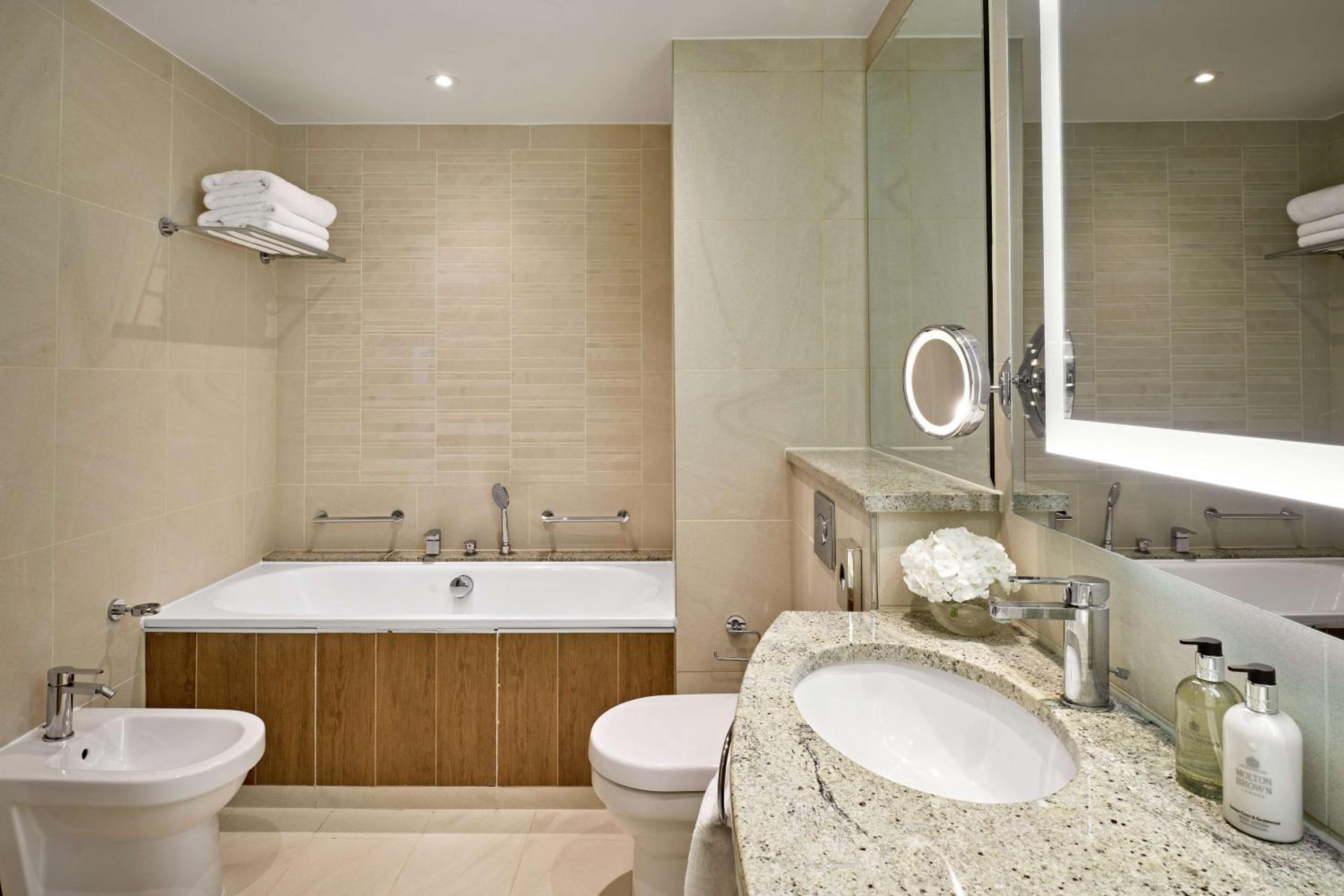 Grosvenor Suite with Lounge Access