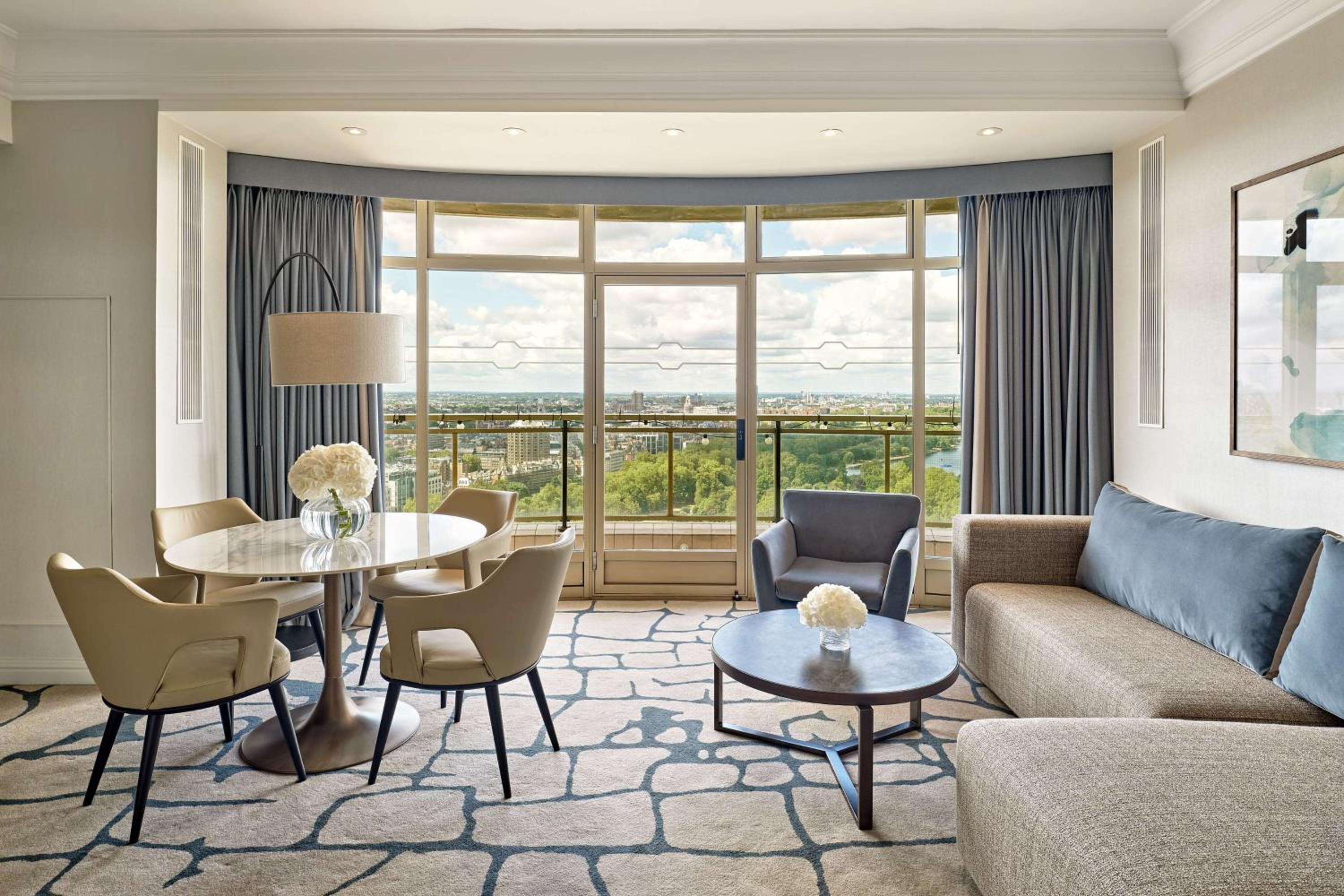Executive Park Lane Suite with Lounge Access