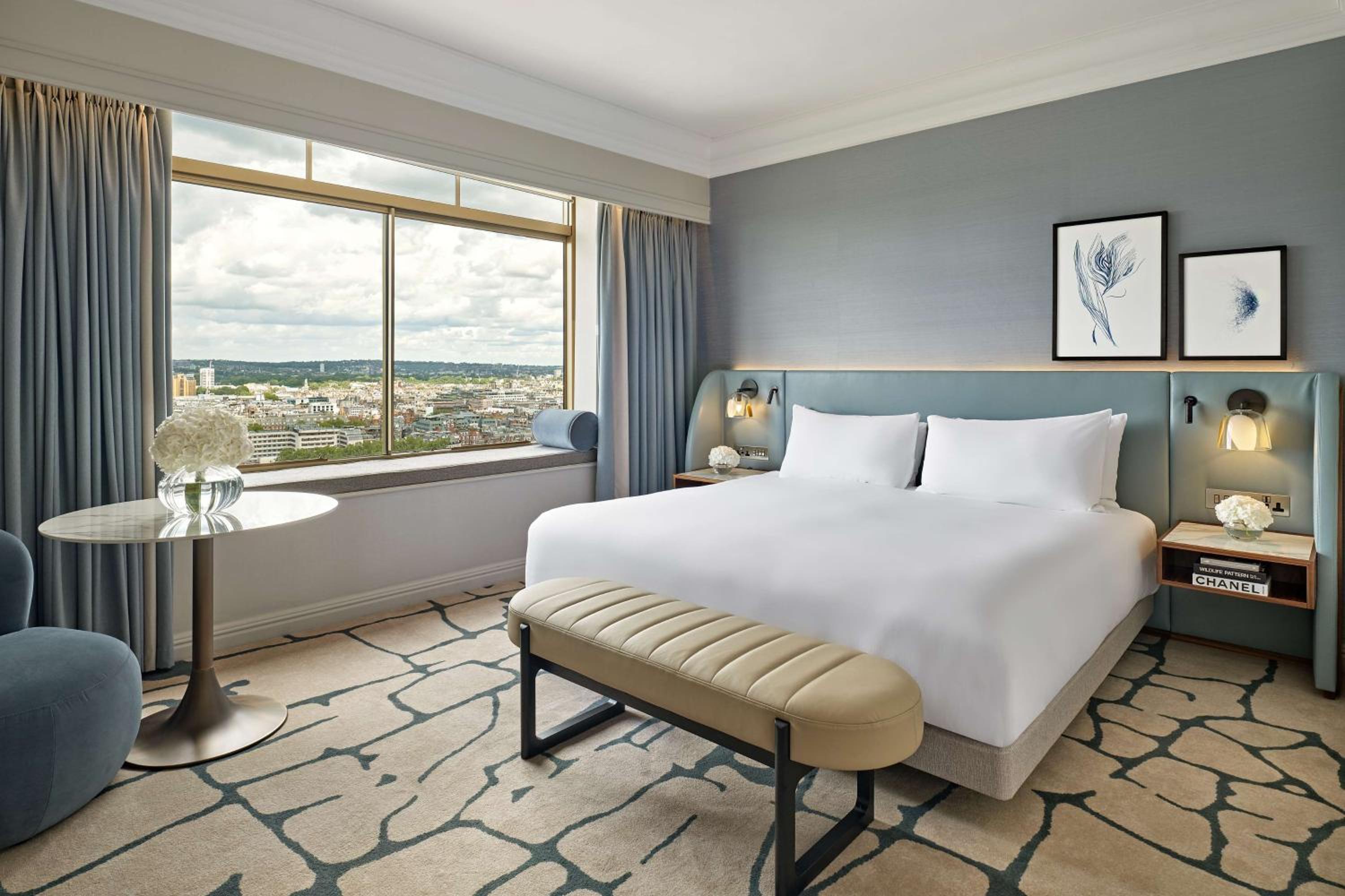 Executive Park Lane Suite with Lounge Access
