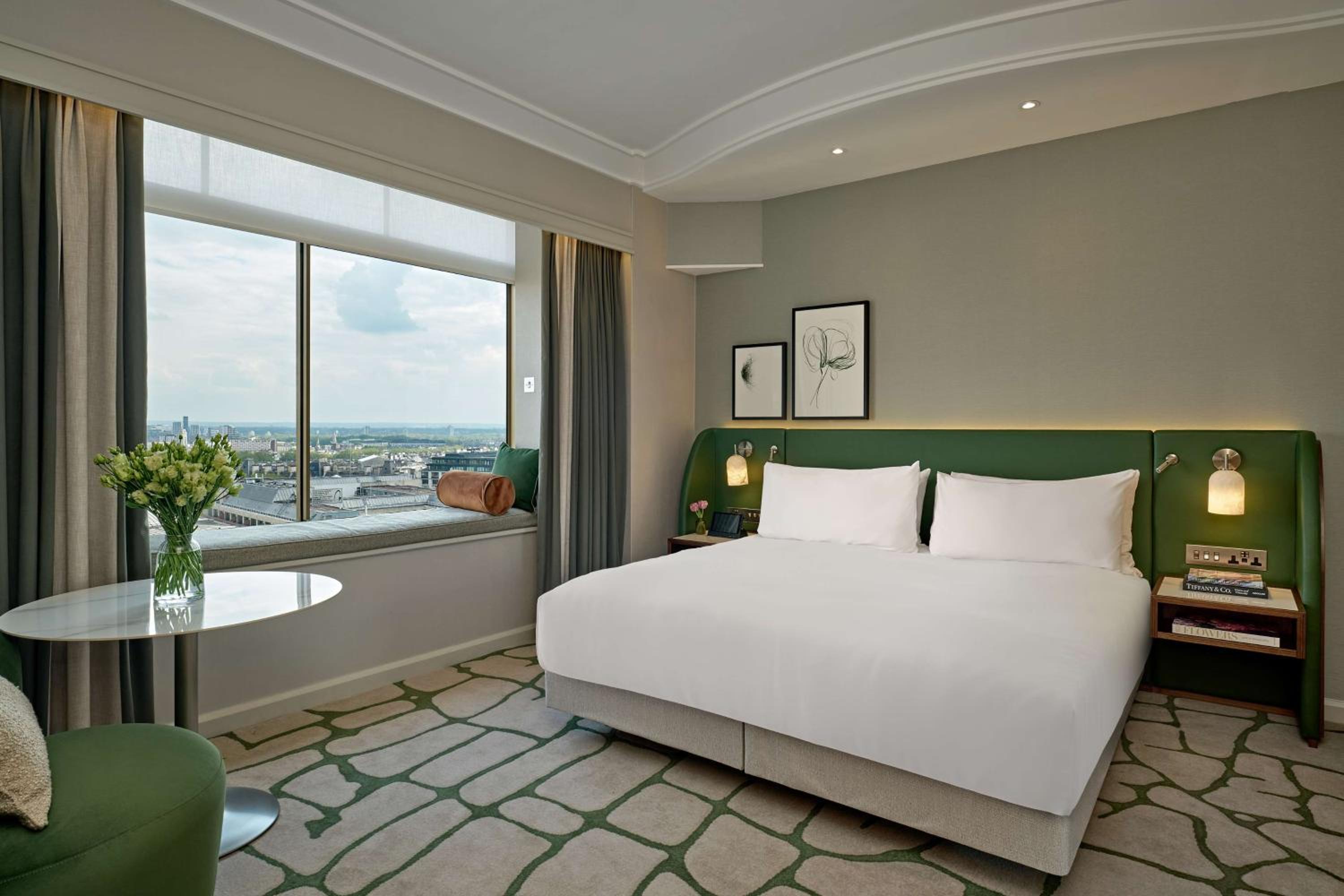 King Guest Room thumbnail 5