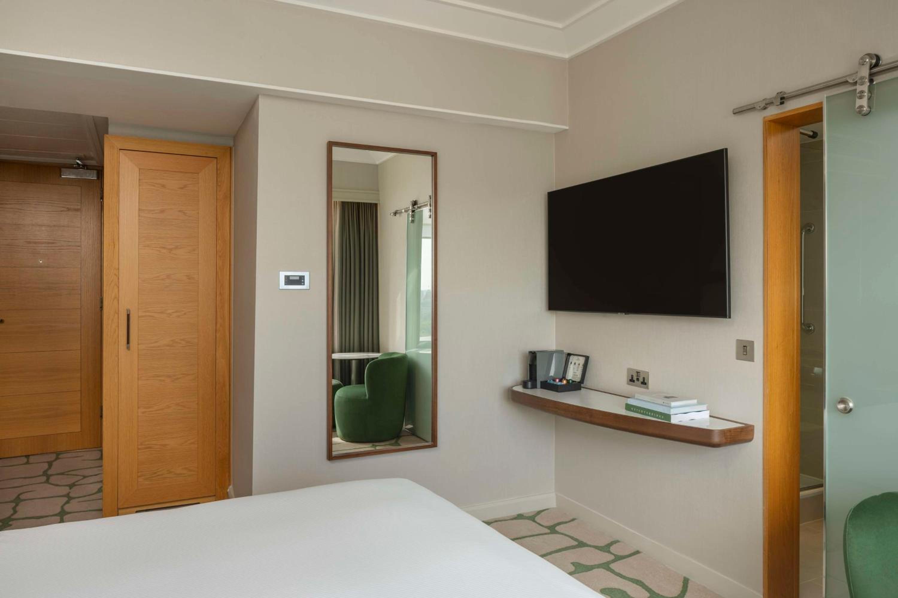 Queen Room