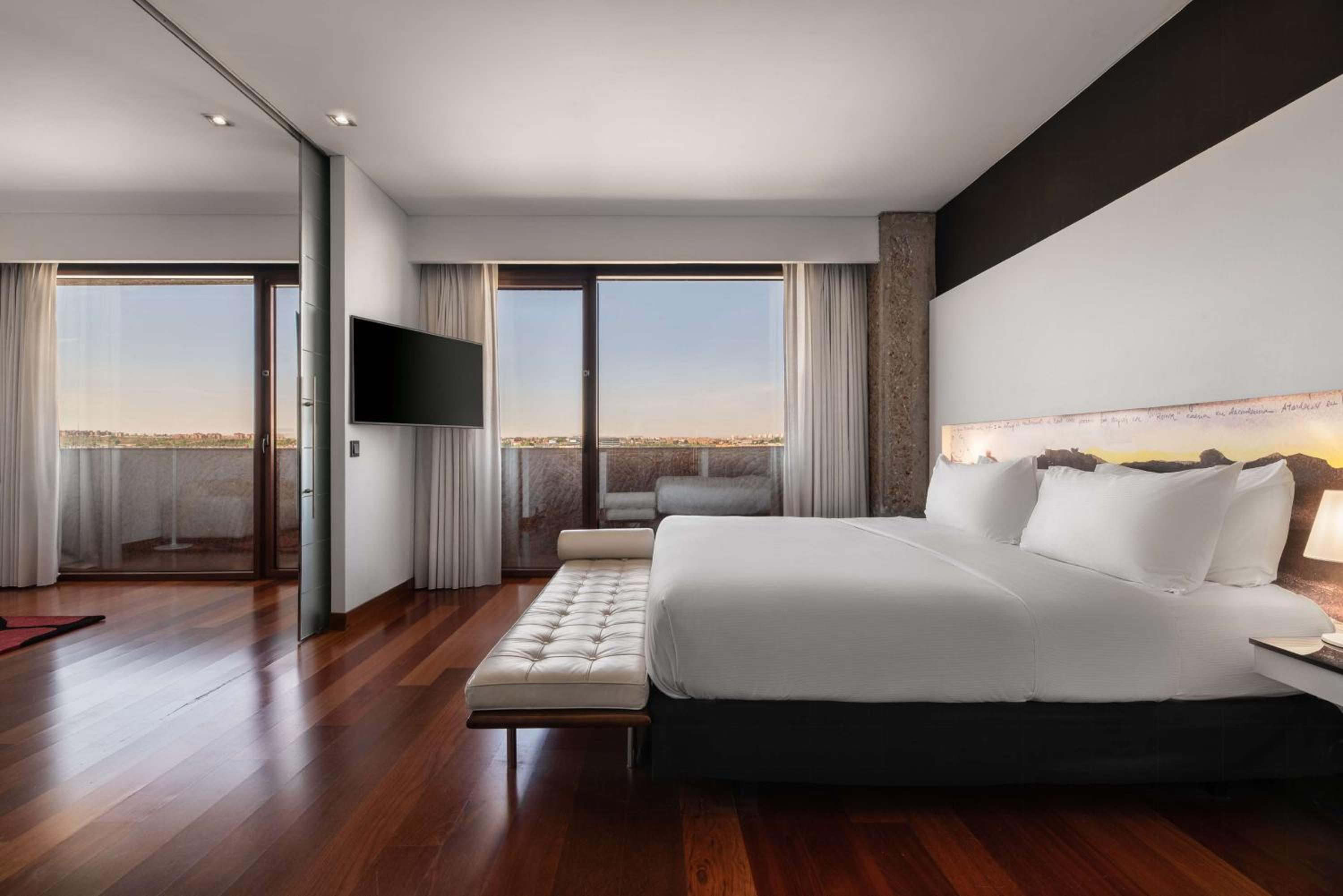 One-Bedroom King Suite