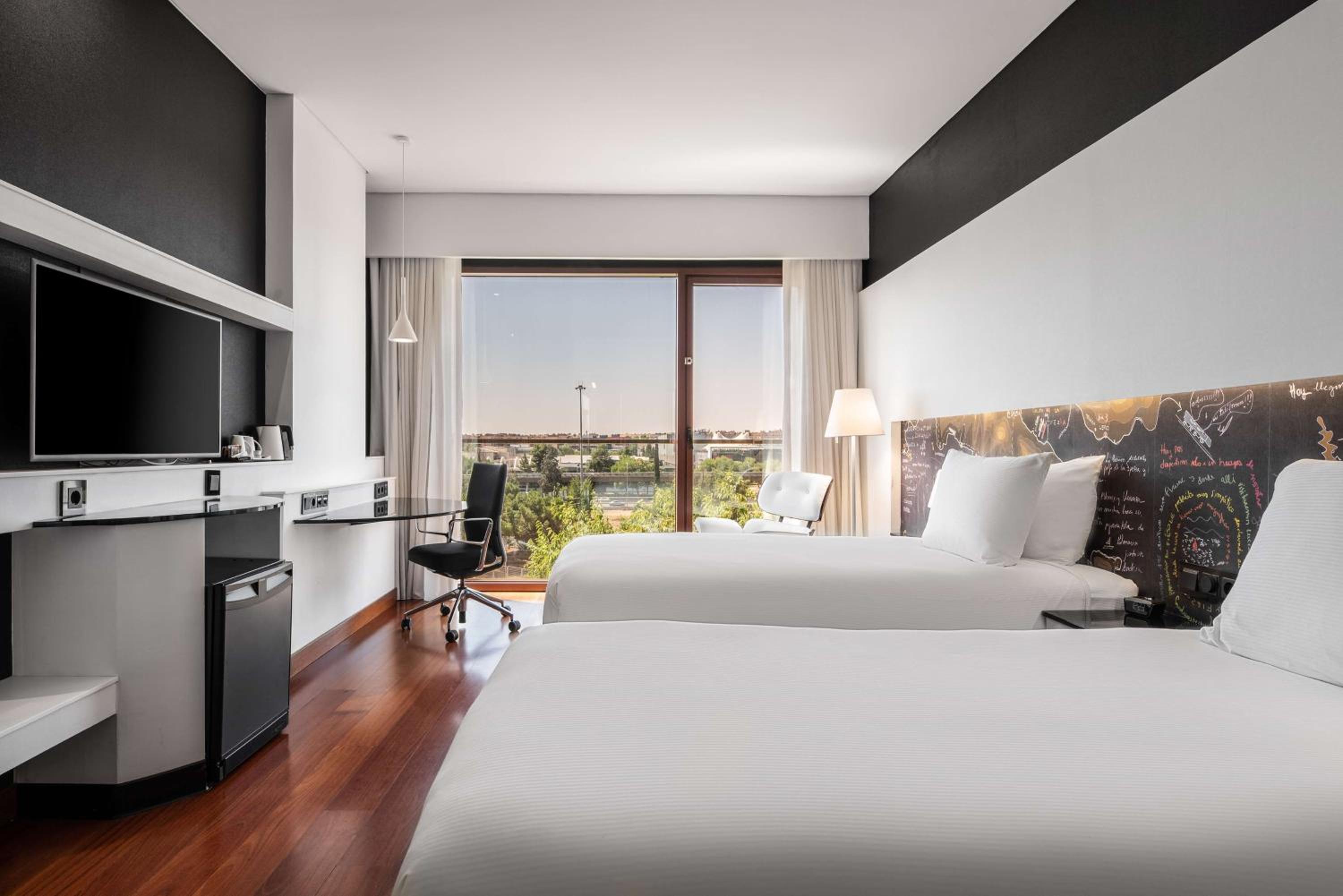 Twin Room with Urban View