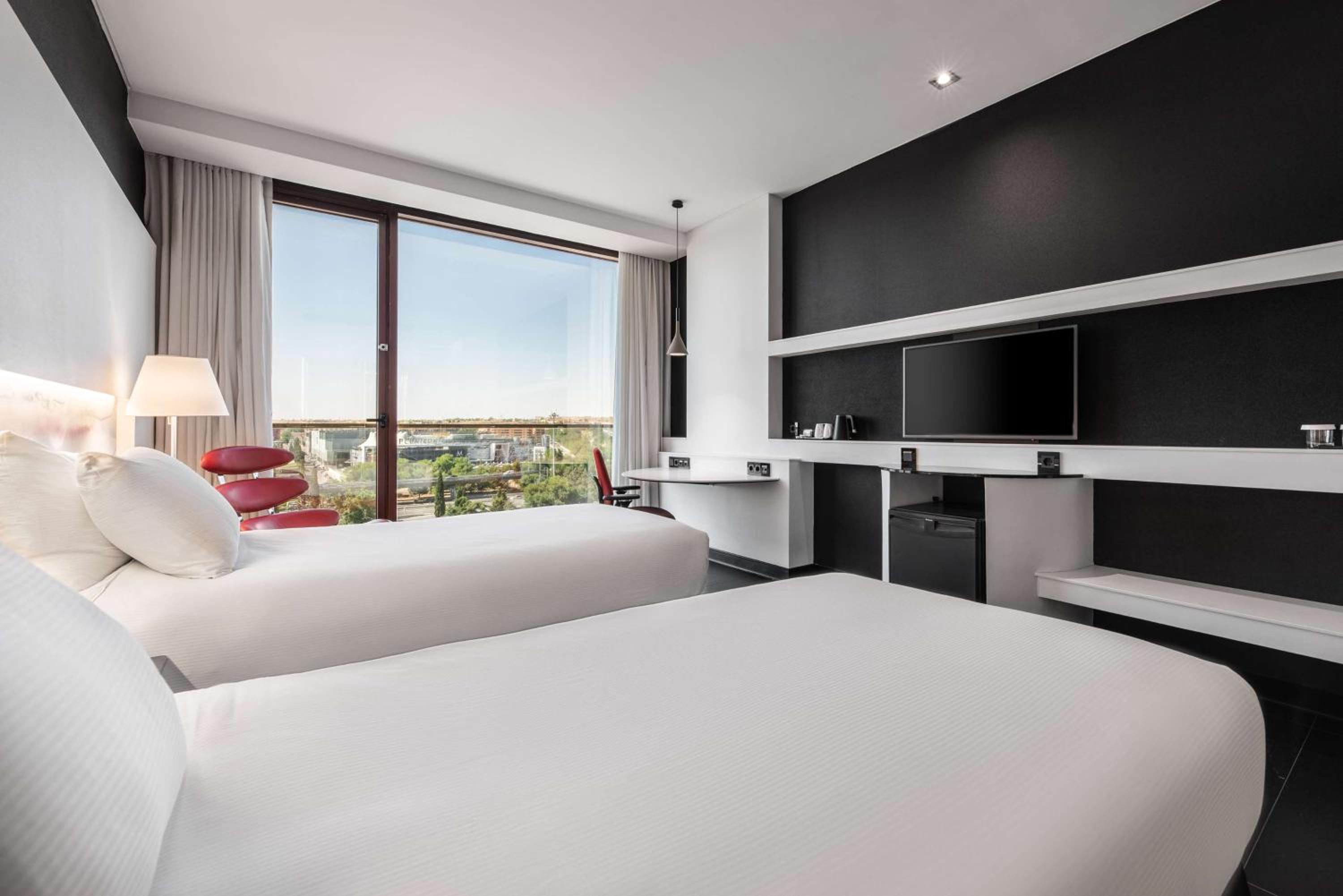 Twin Room with Skyline View
