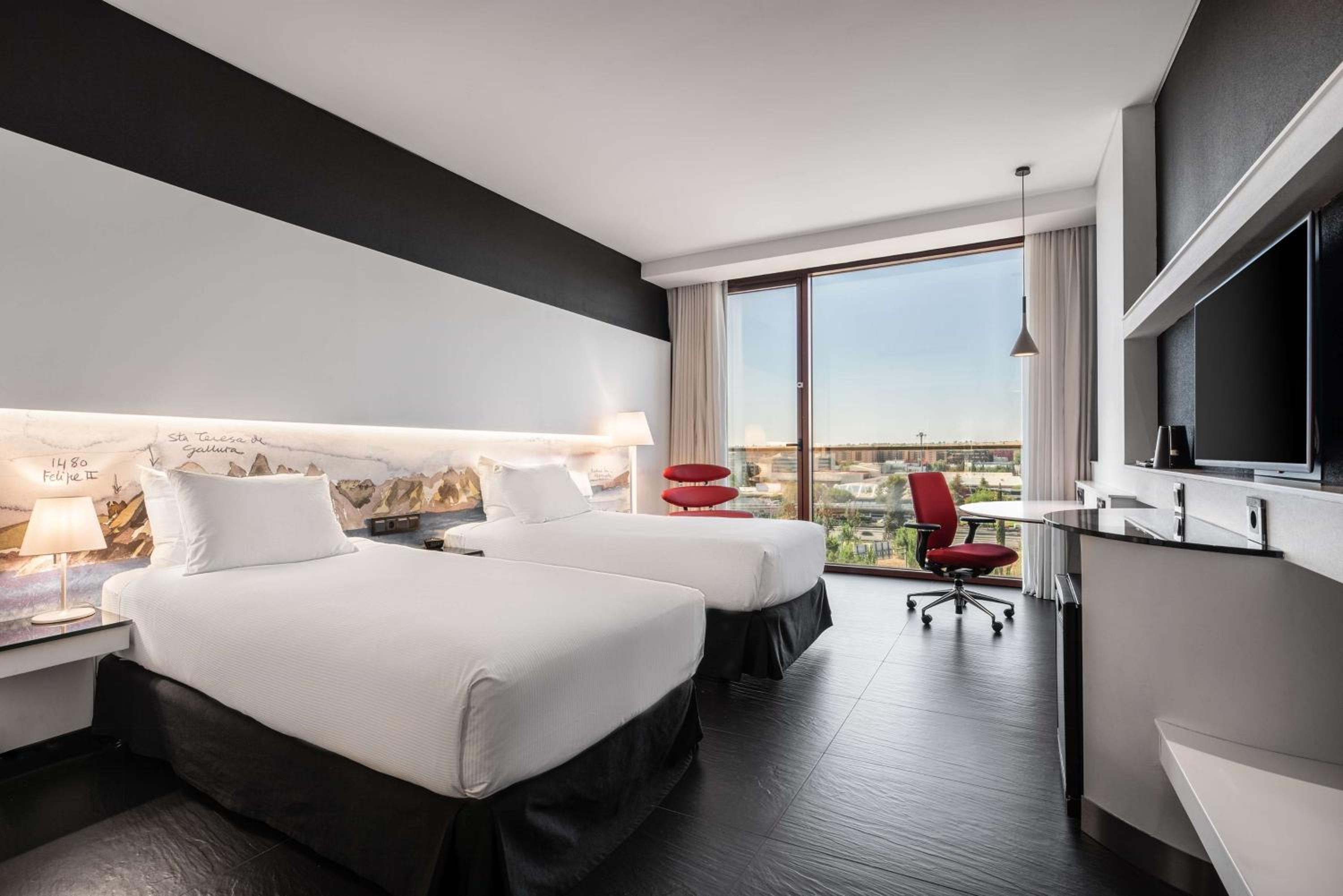 Twin Room with Skyline View