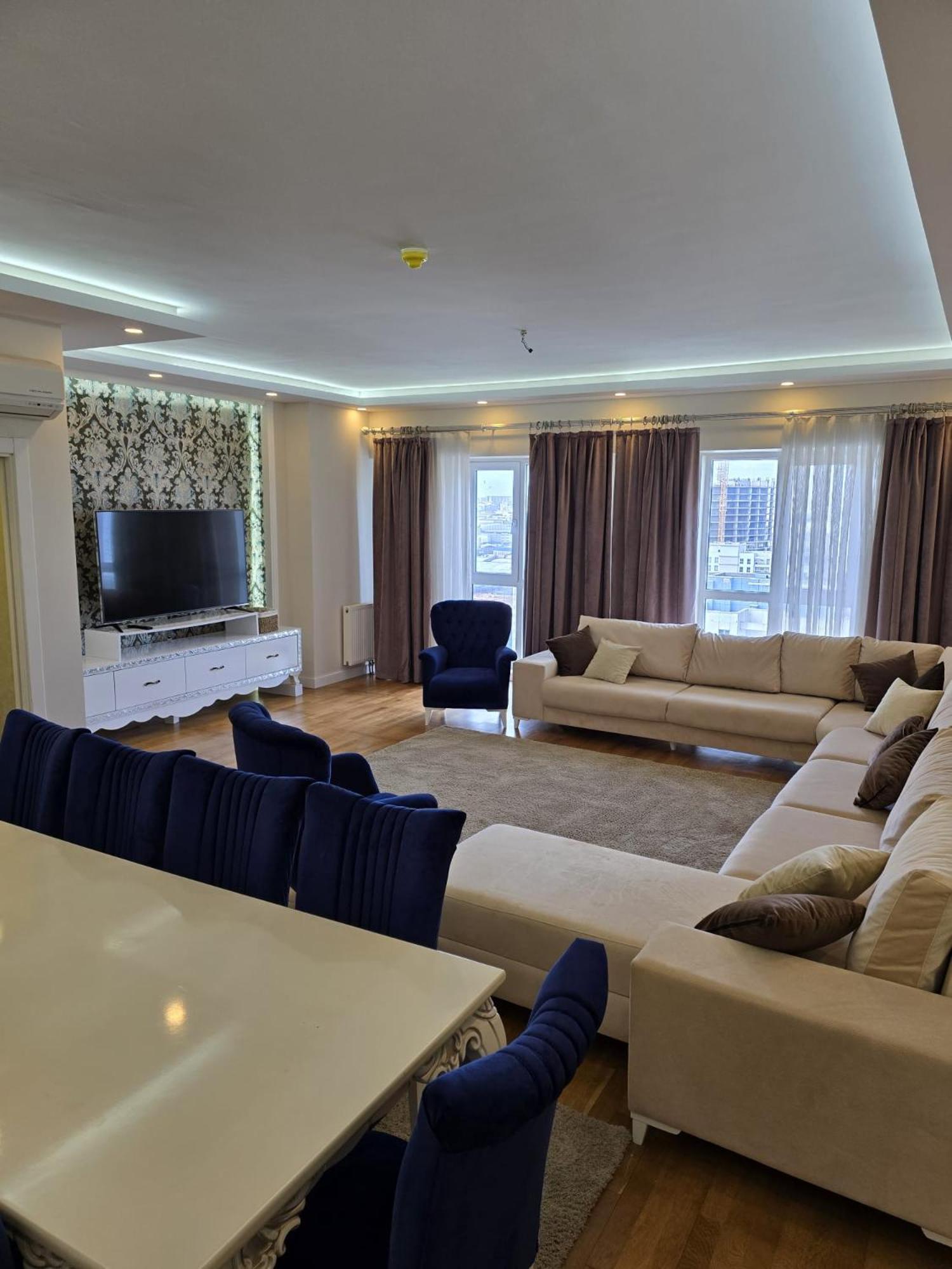 Deluxe Family Suite photo 1
