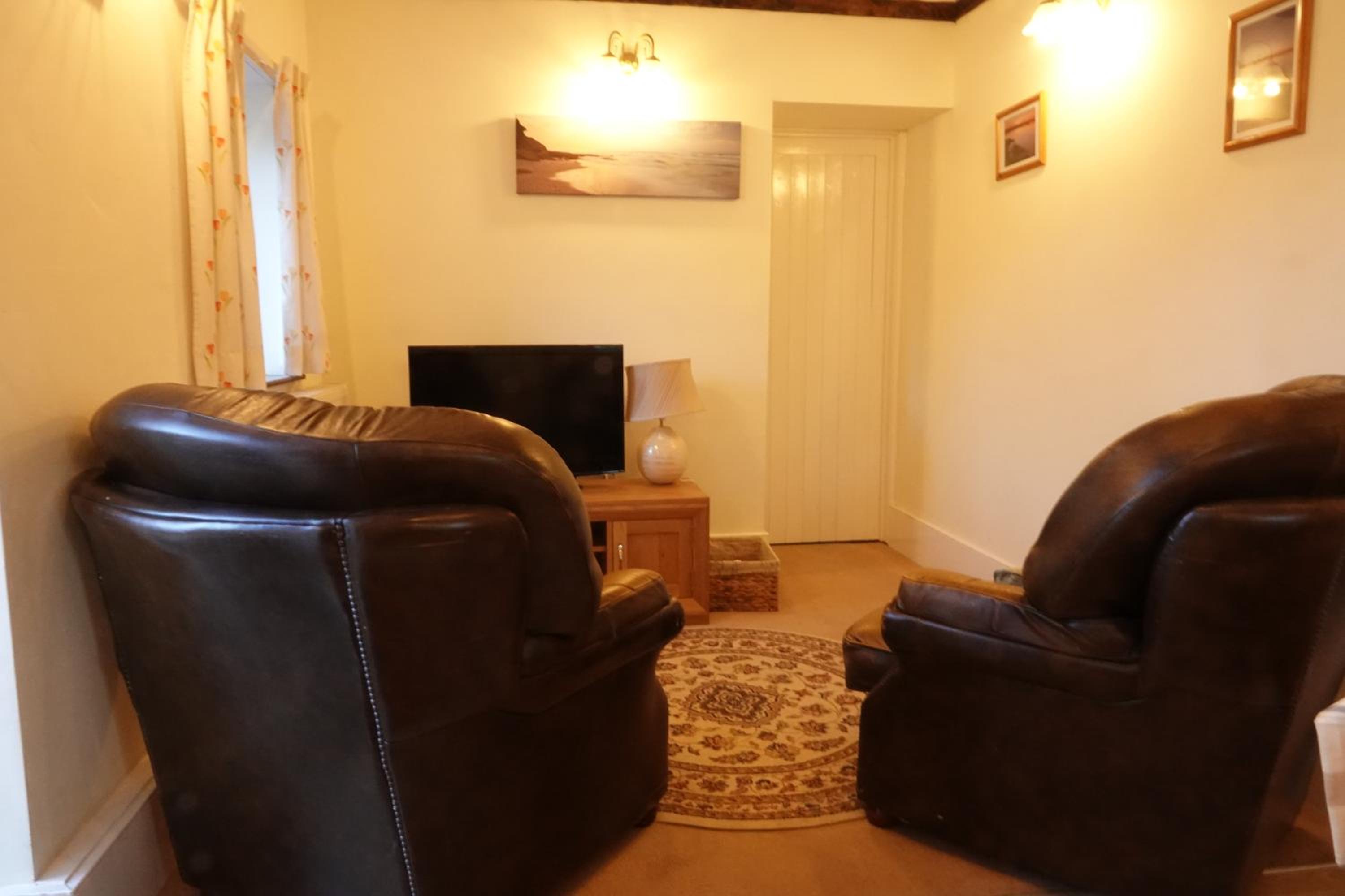 One-Bedroom House photo 1