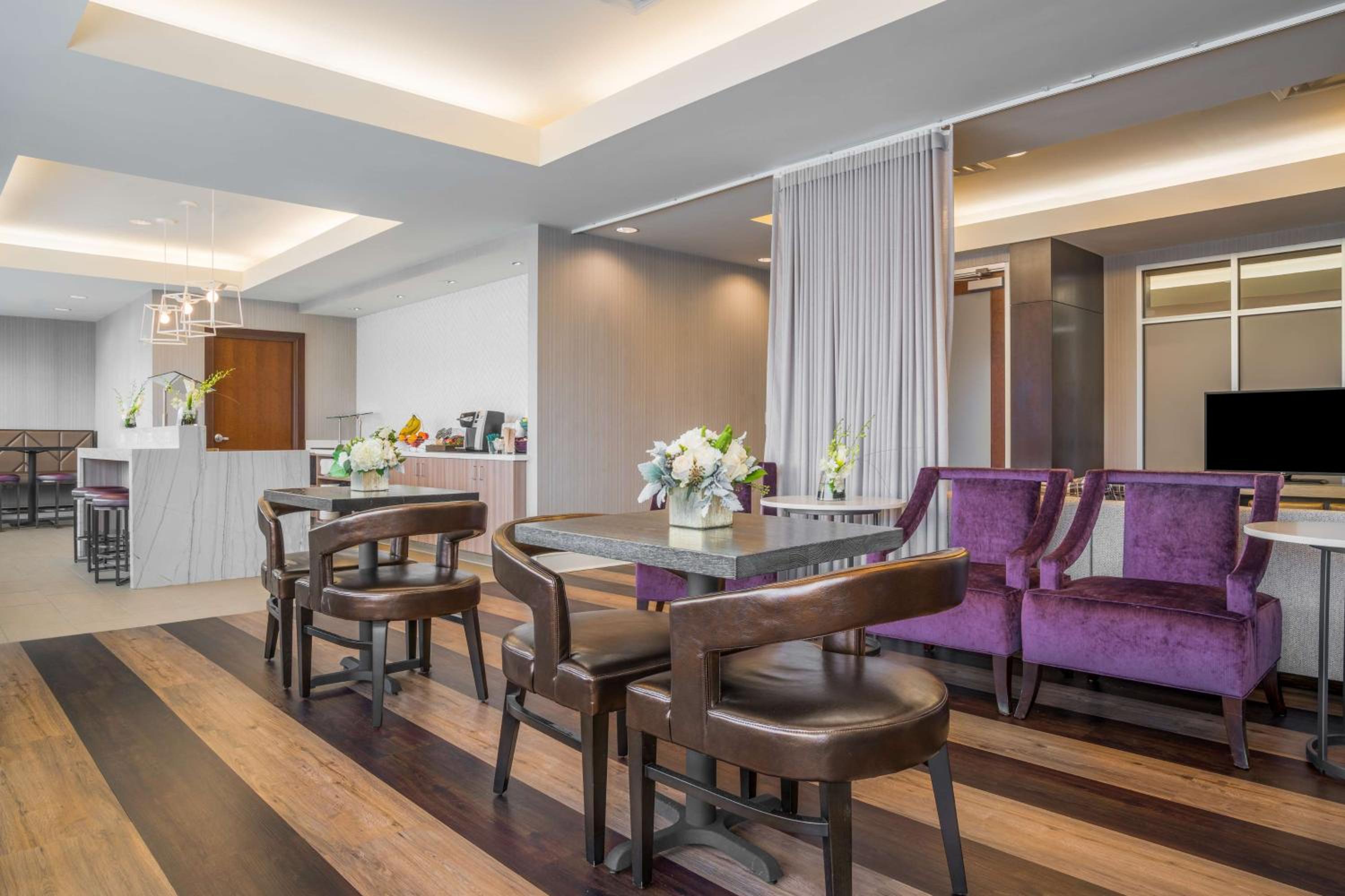 Non-Smoking Executive King Room - Photo 4