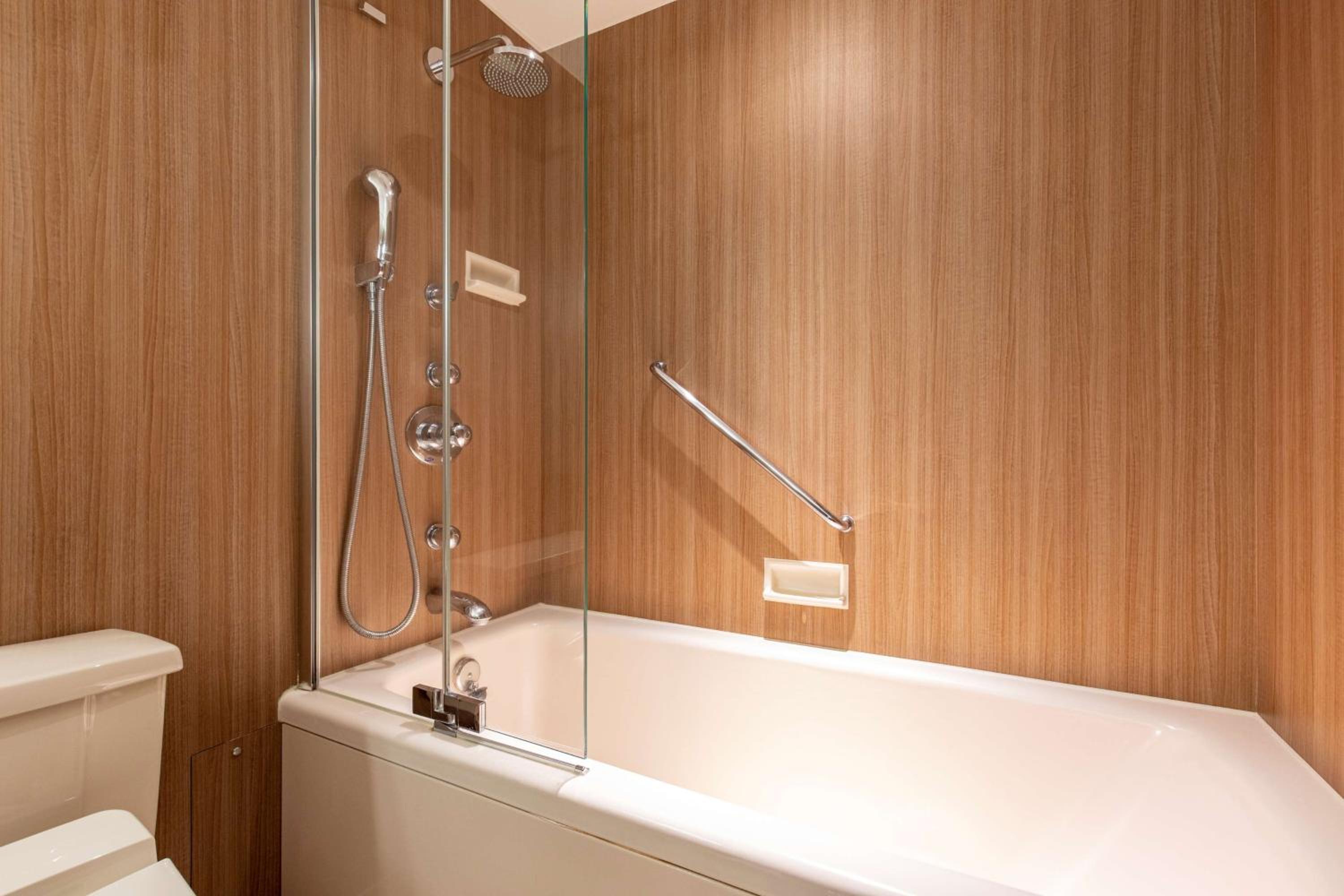 Executive Twin Room - Photo 4