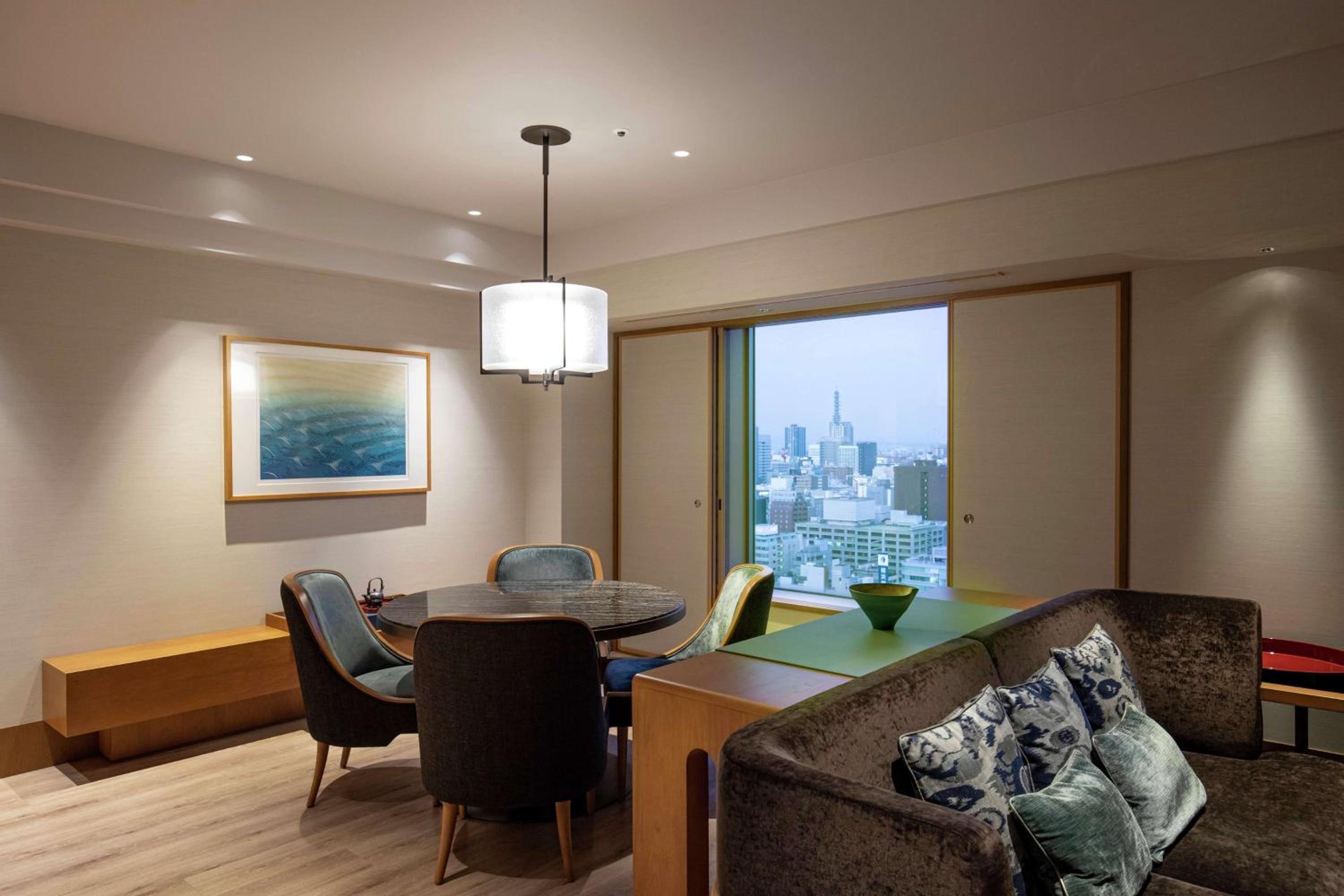 Executive King Suite - Photo 8