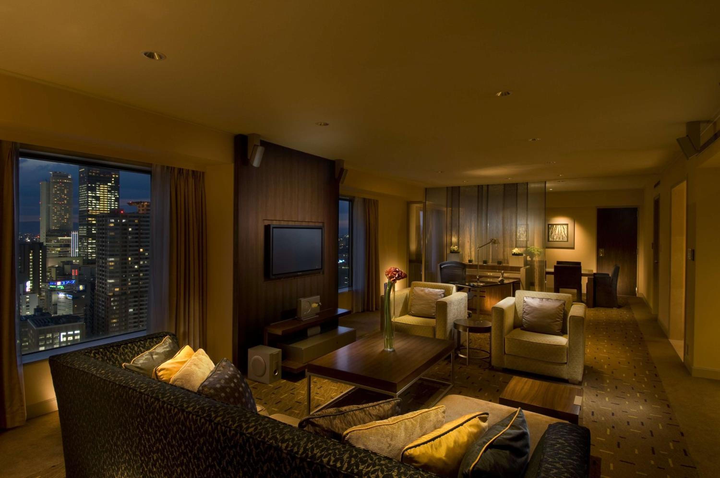 King Executive Deluxe Suite - Photo 1