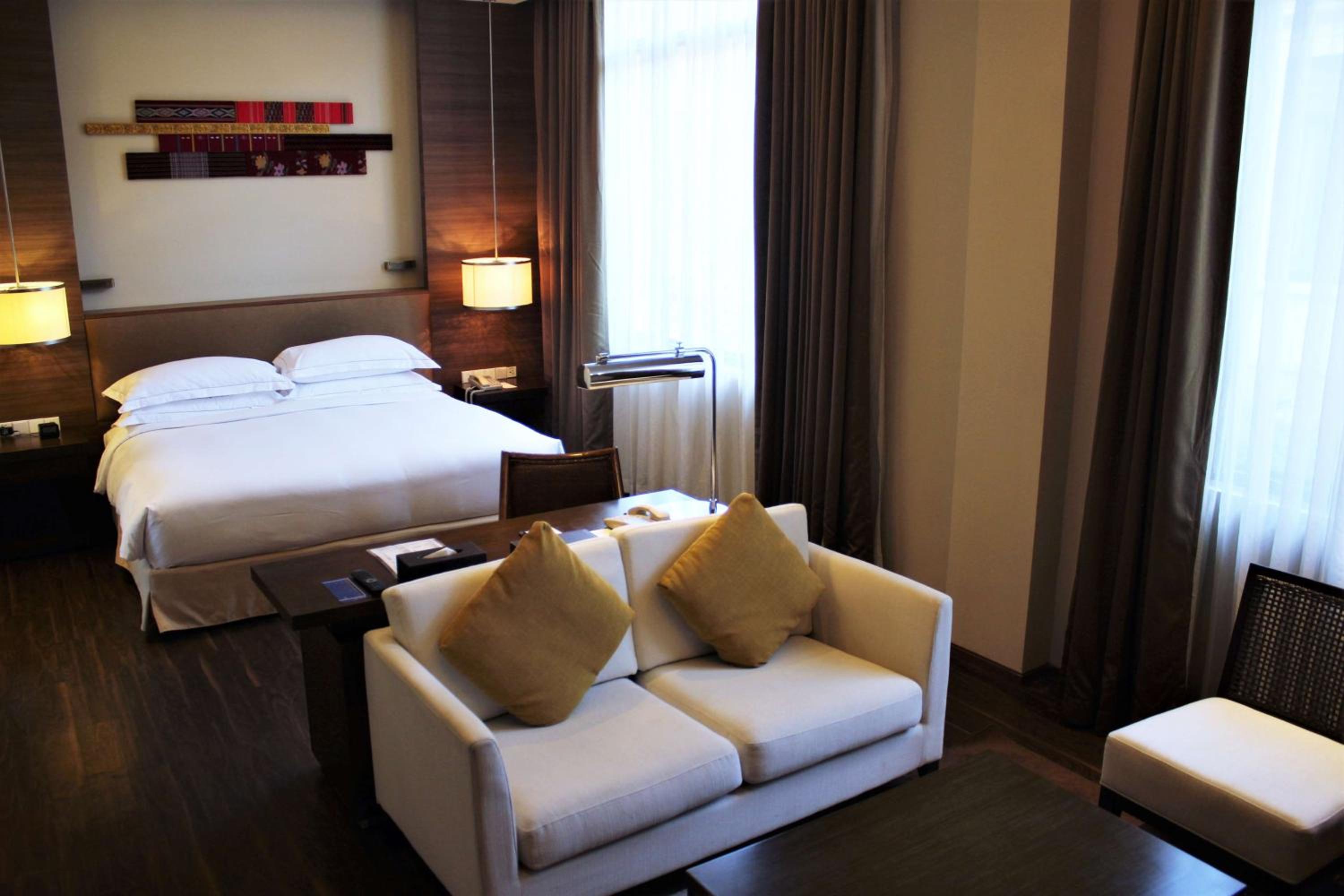 Deluxe King Room photo 1
