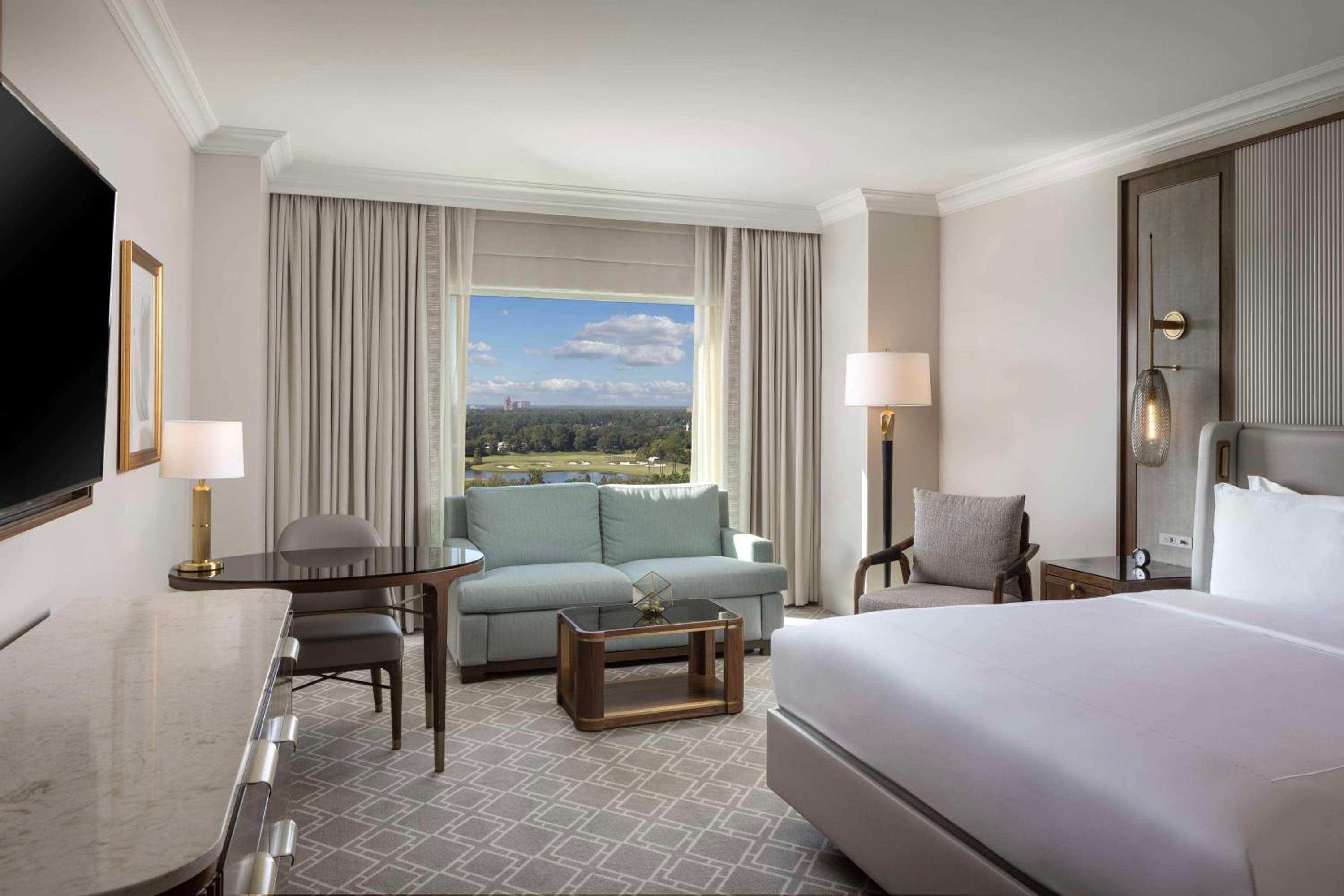 Deluxe King Room with Bath Tub and View - Mobility Access