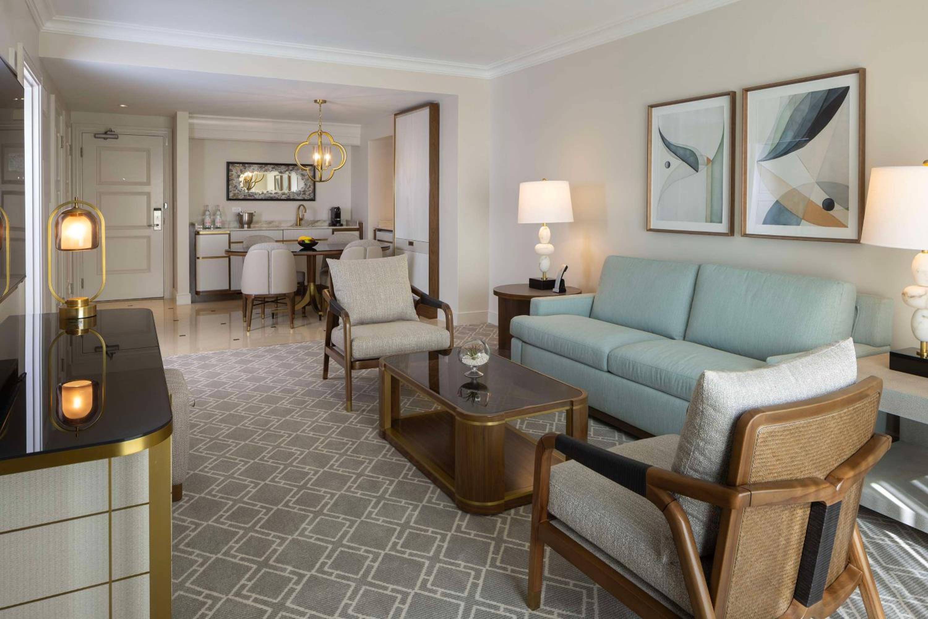 Deluxe Family King Suite With Balcony