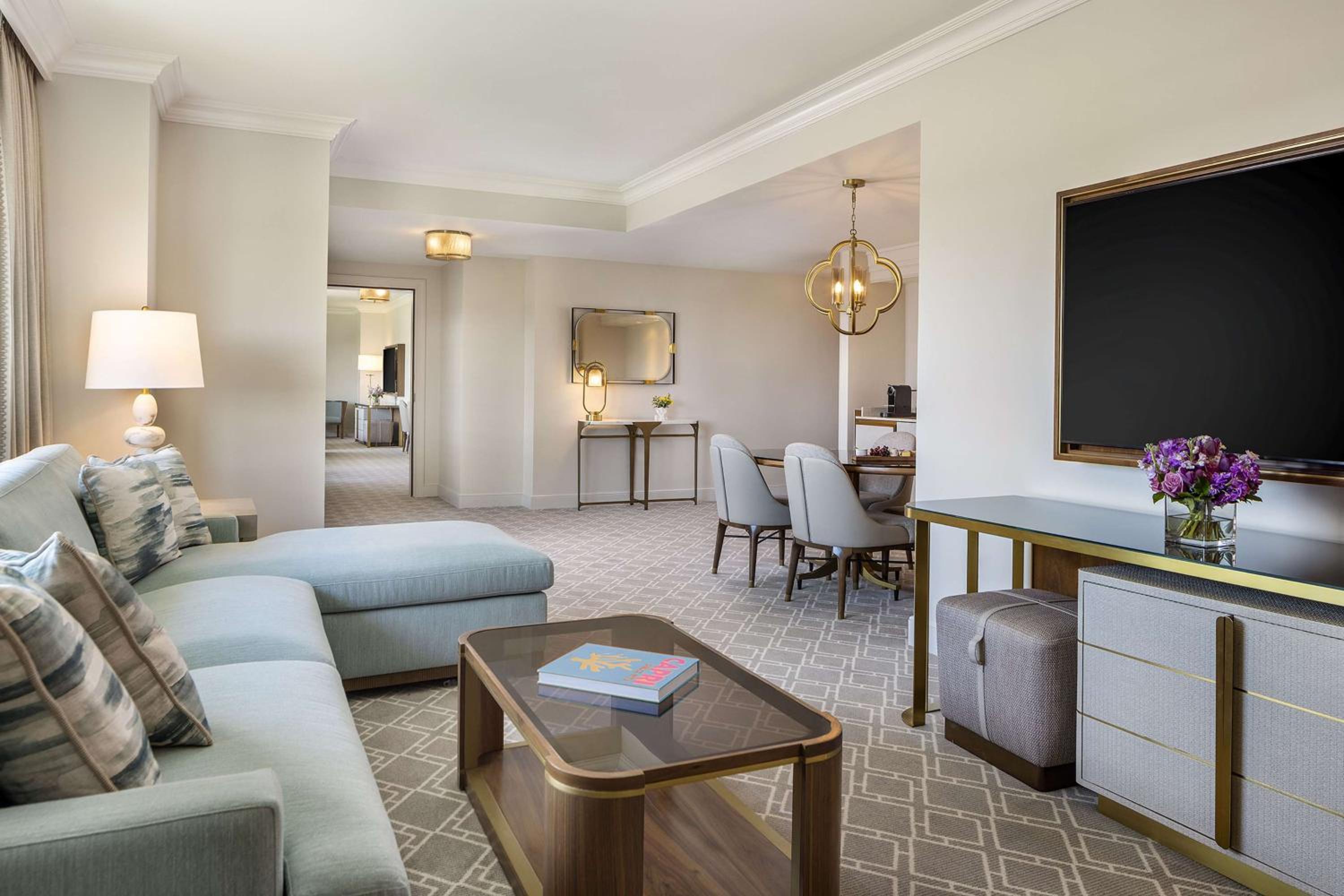 Two-Bedroom Astoria King Suite With Two Queen Beds And Balcony