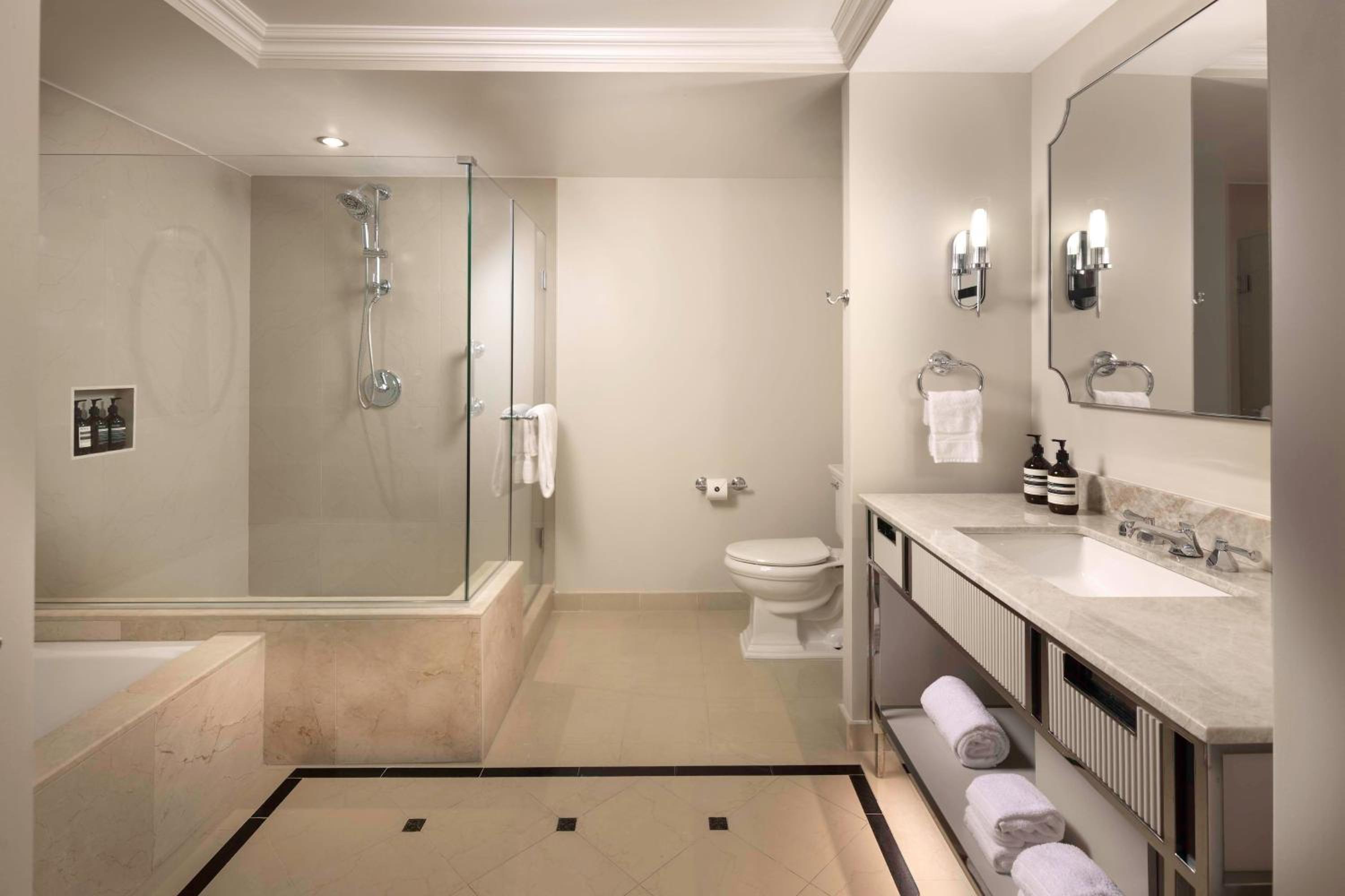 Deluxe King Suite with Balcony and View