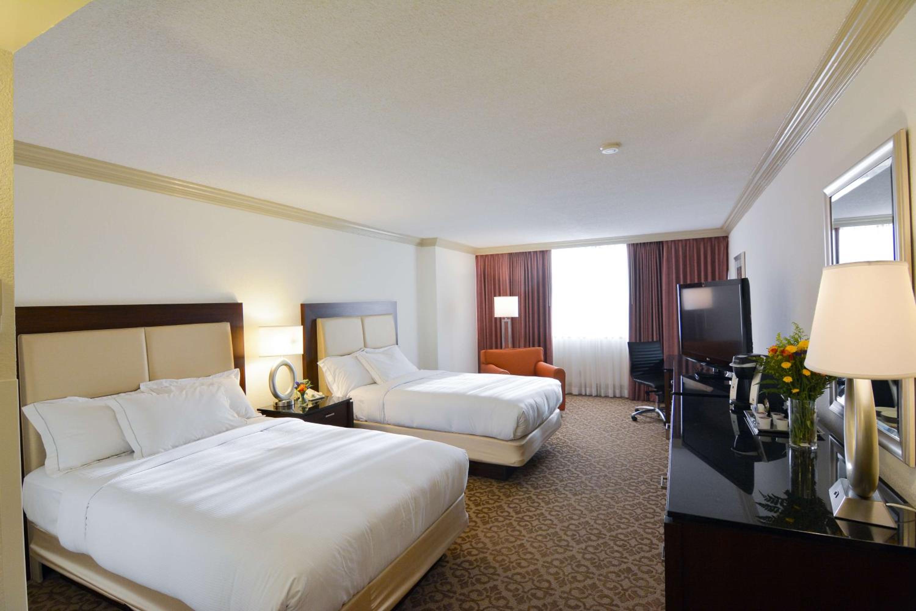 Double Room with Two Double Beds - Non-Smoking - Photo 3