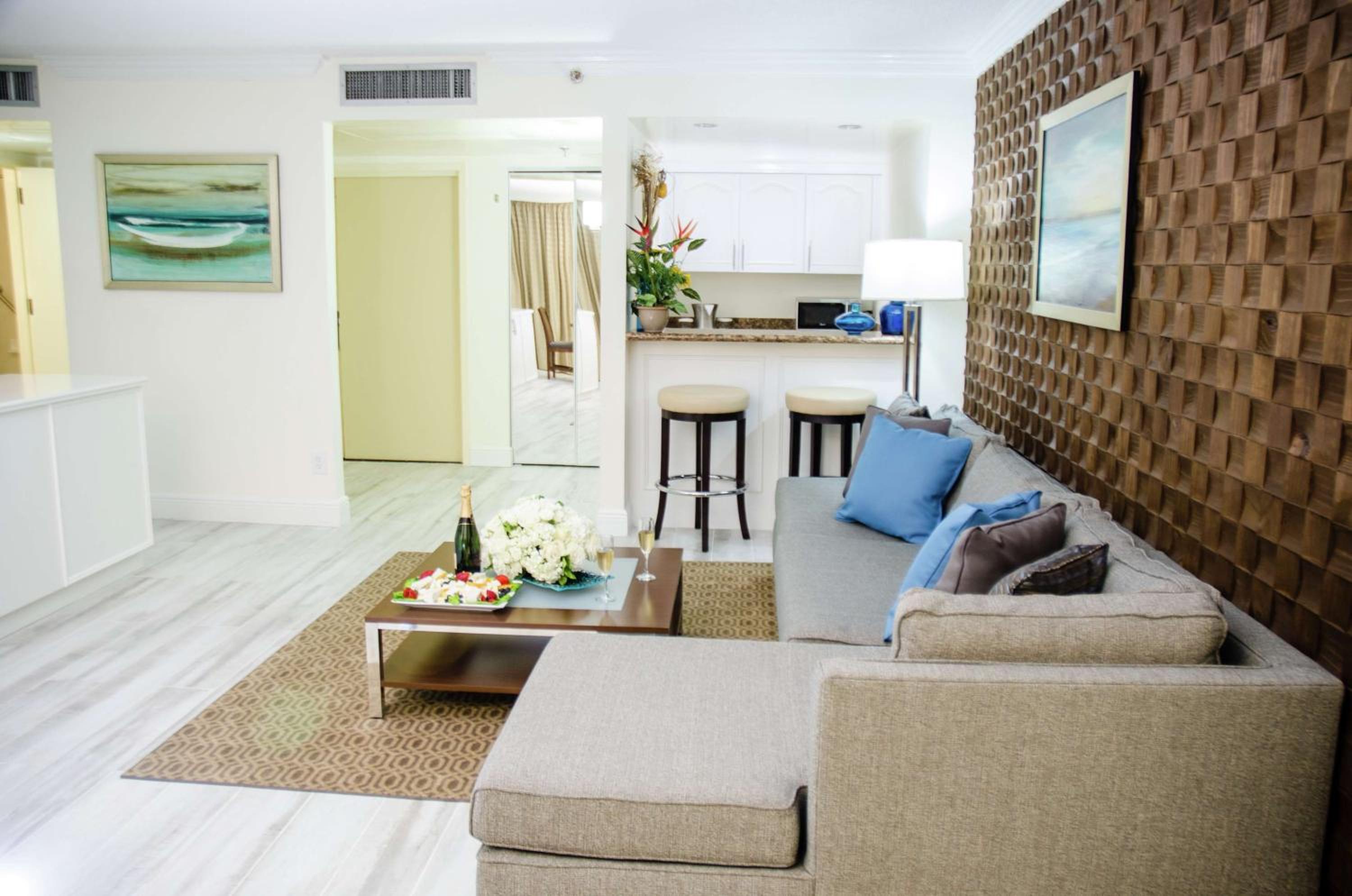 Executive One Bedroom Suite - Non-Smoking photo 3