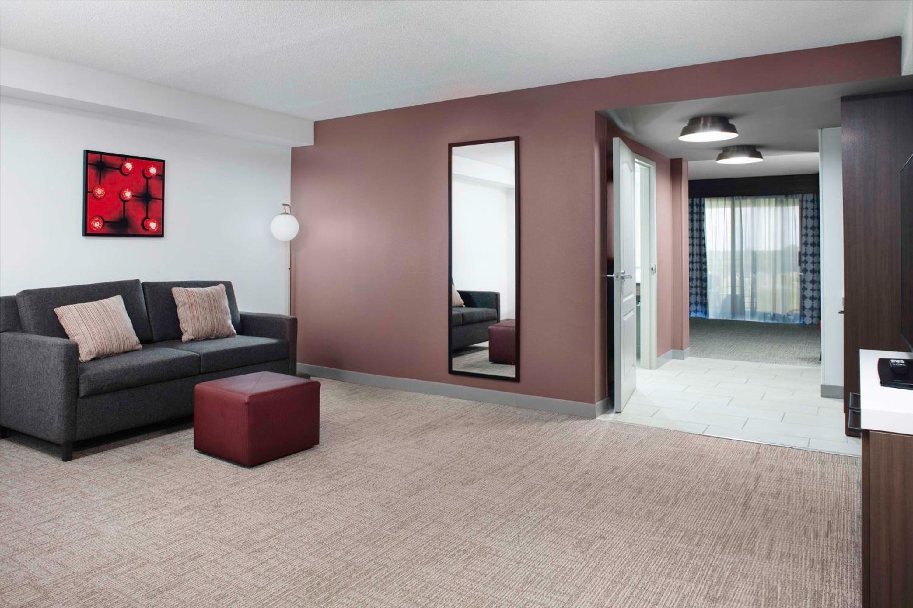Deluxe King Room with Sofa Bed - Photo 2
