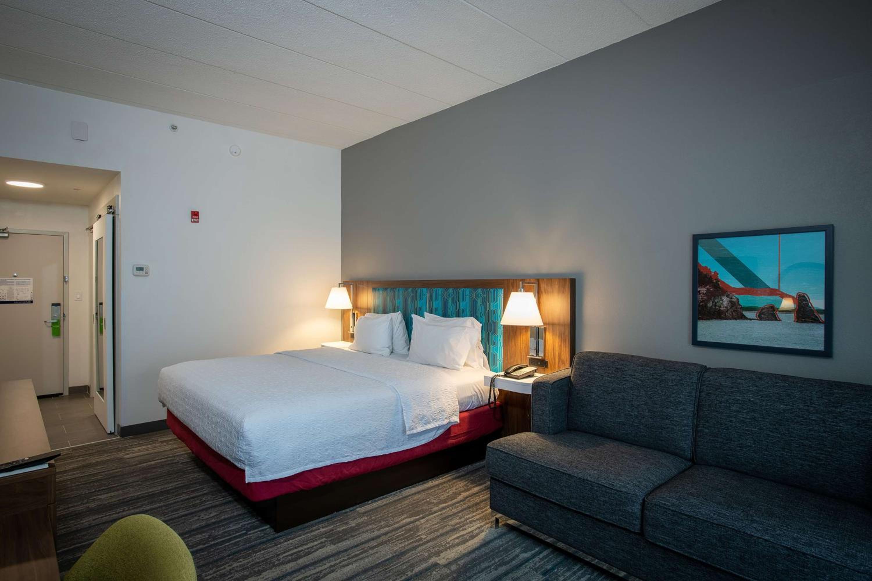 King Room with Sofa Bed - Non-Smoking - Photo 6