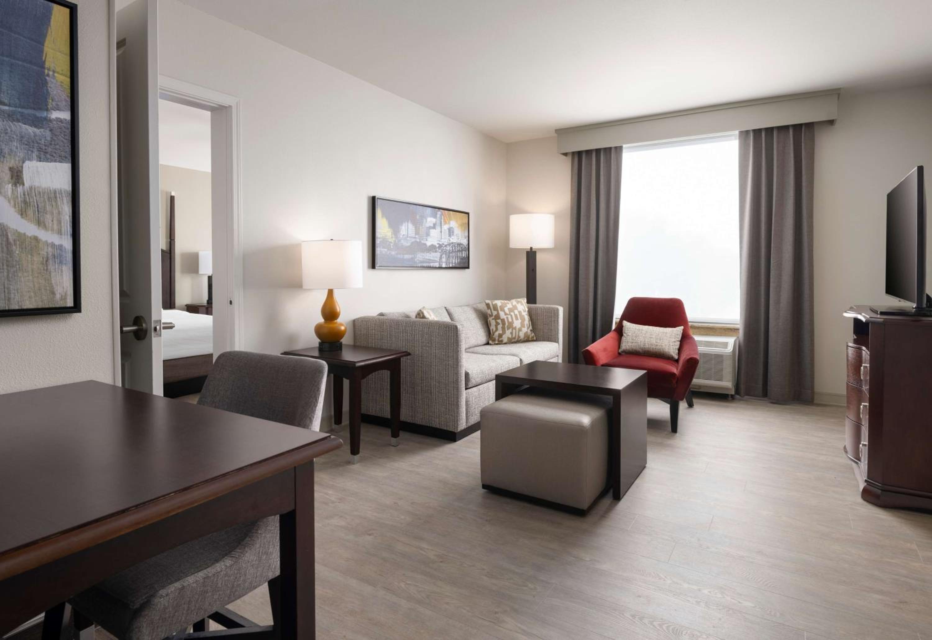 One-Bedroom Queen Suite with Two Queen Beds - Non-Smoking - Photo 1