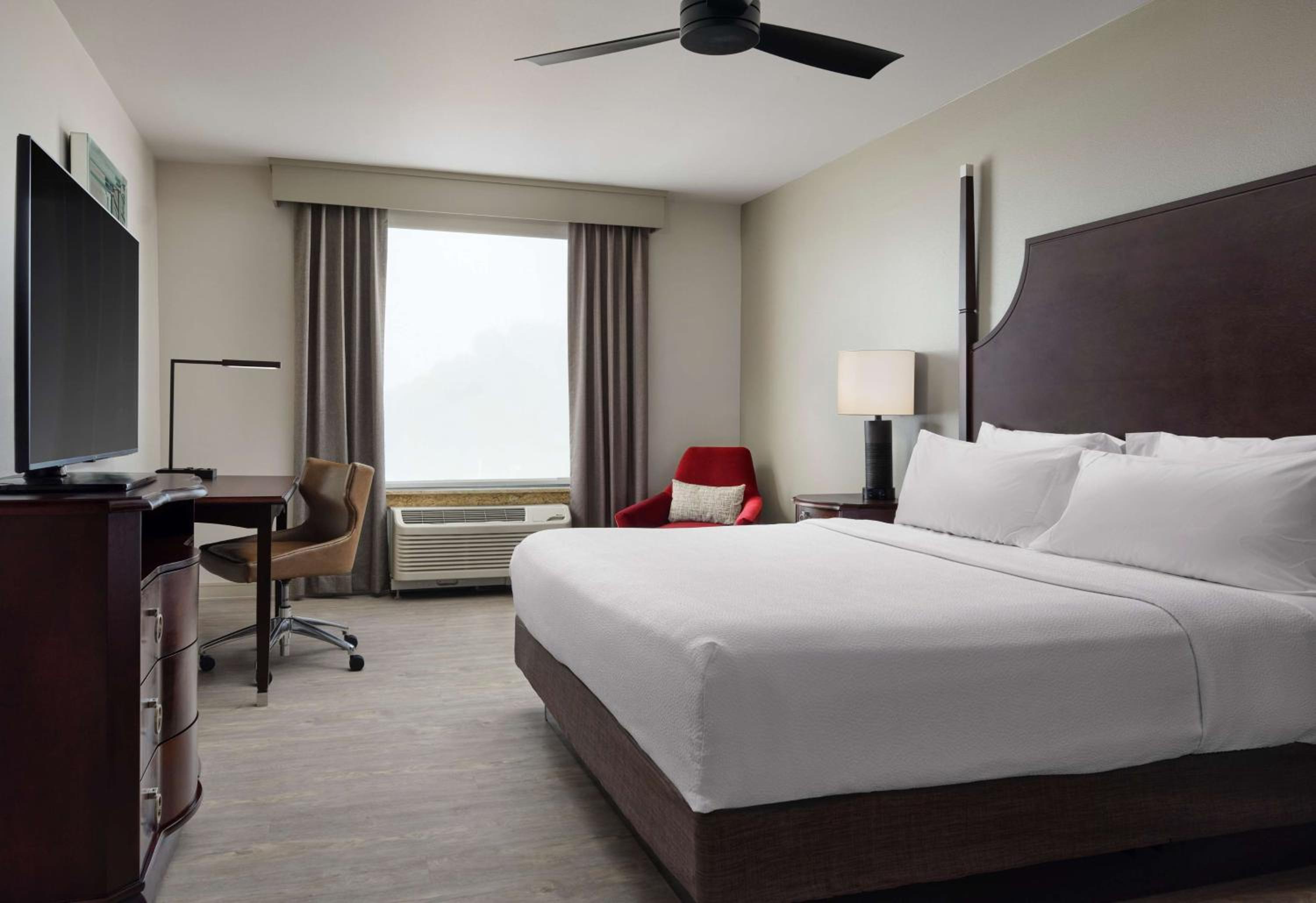 Two-Bedroom Suite - Non-Smoking - Photo 9