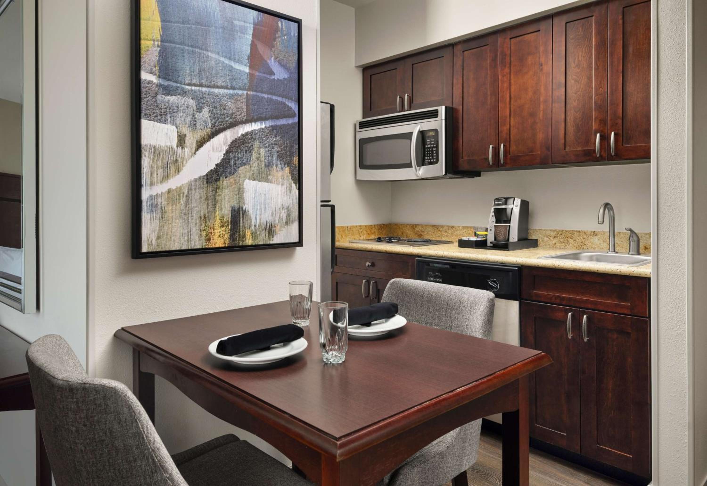King Studio Suite - Non-Smoking - Photo 2