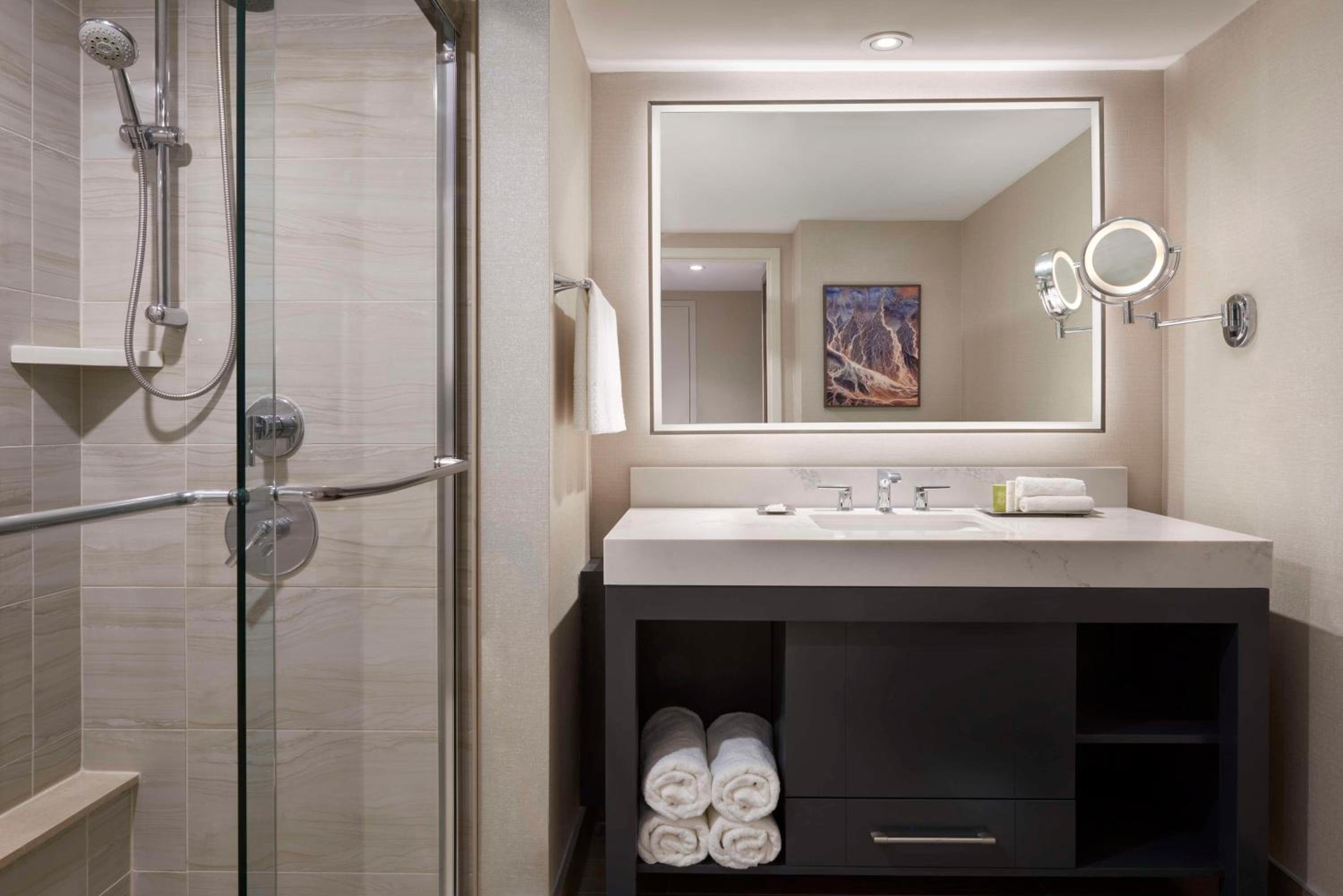 Junior King Suite - Photo 2