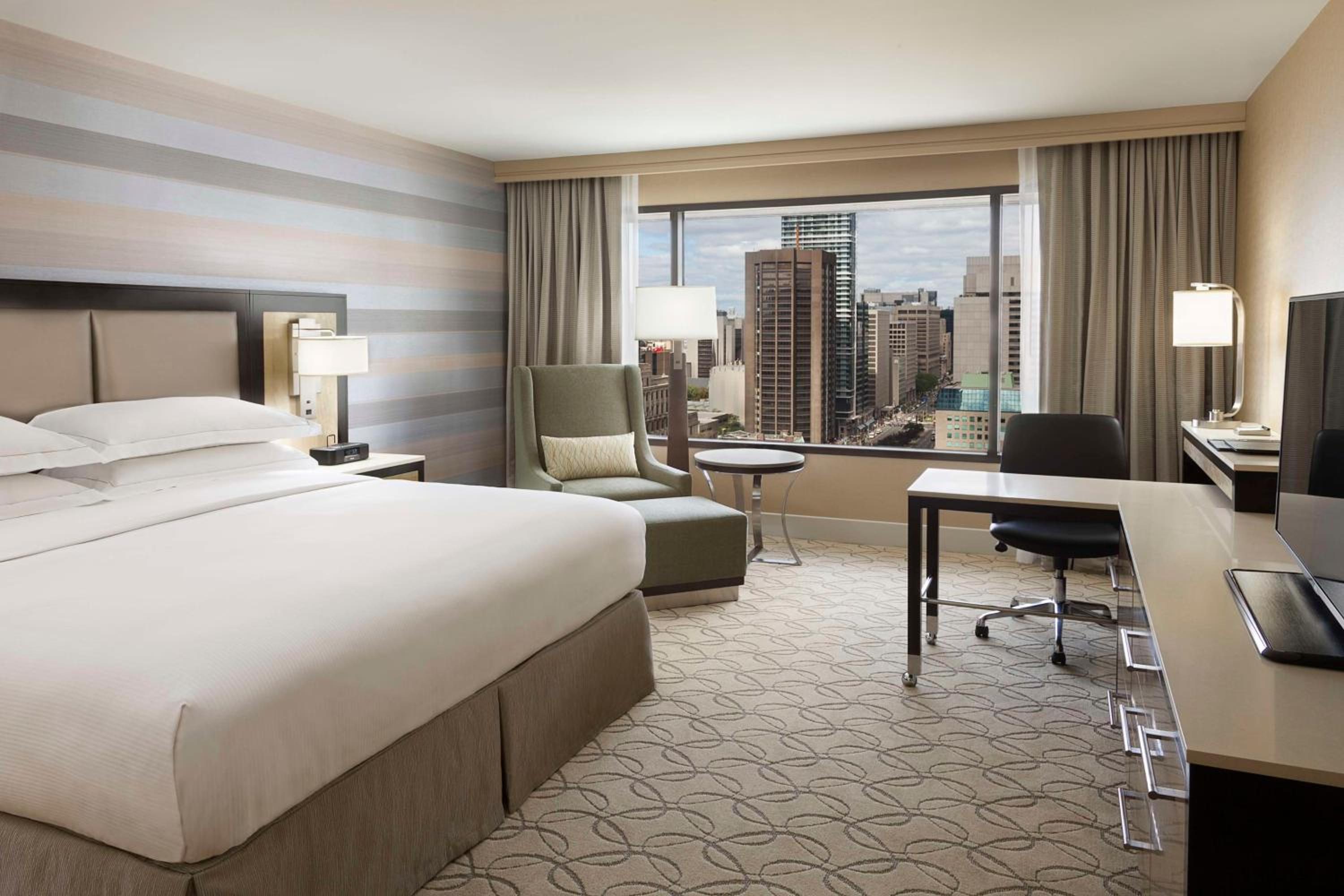 Deluxe King Room - Photo 1