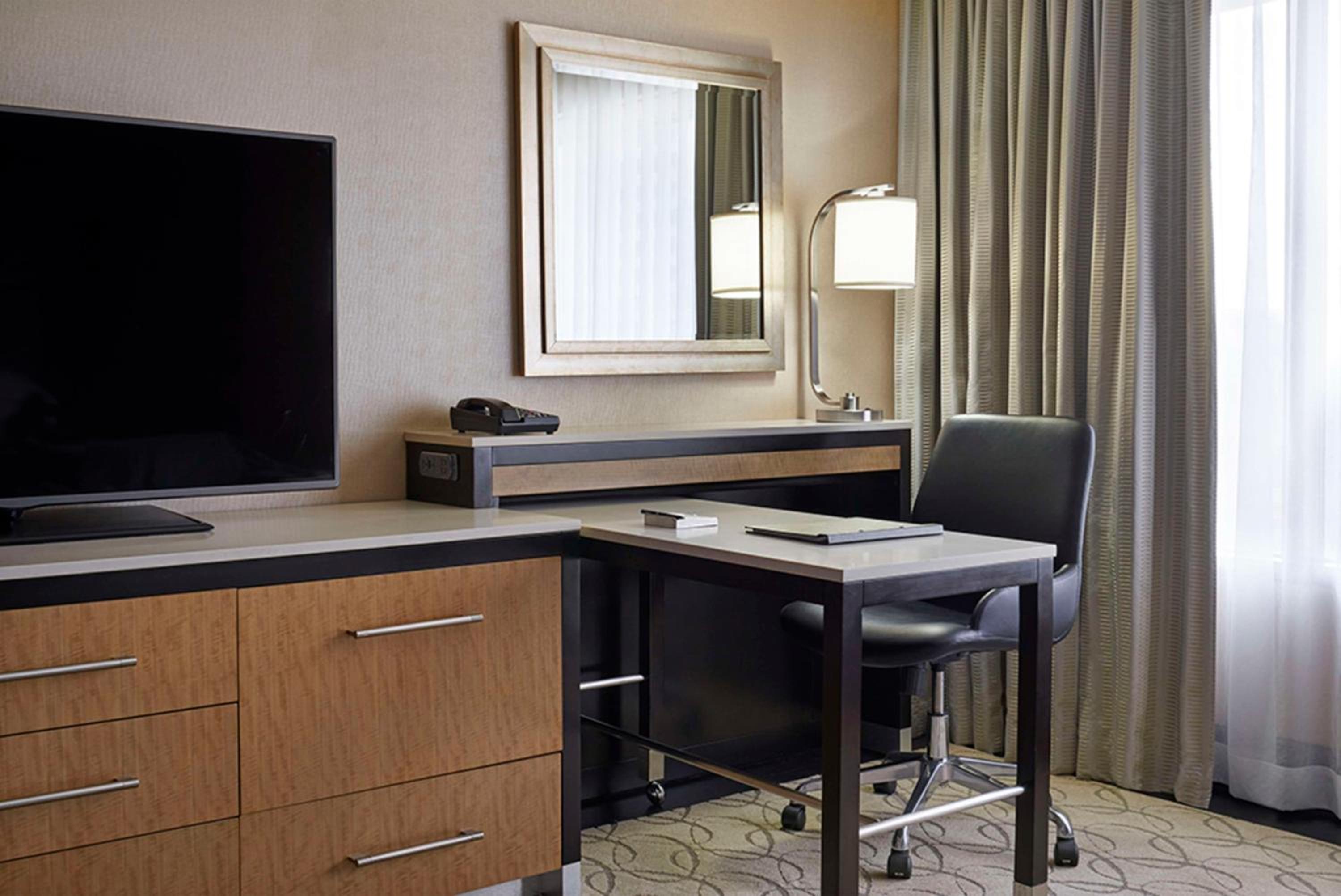 Deluxe Queen Room with Two Queen Beds - Photo 2