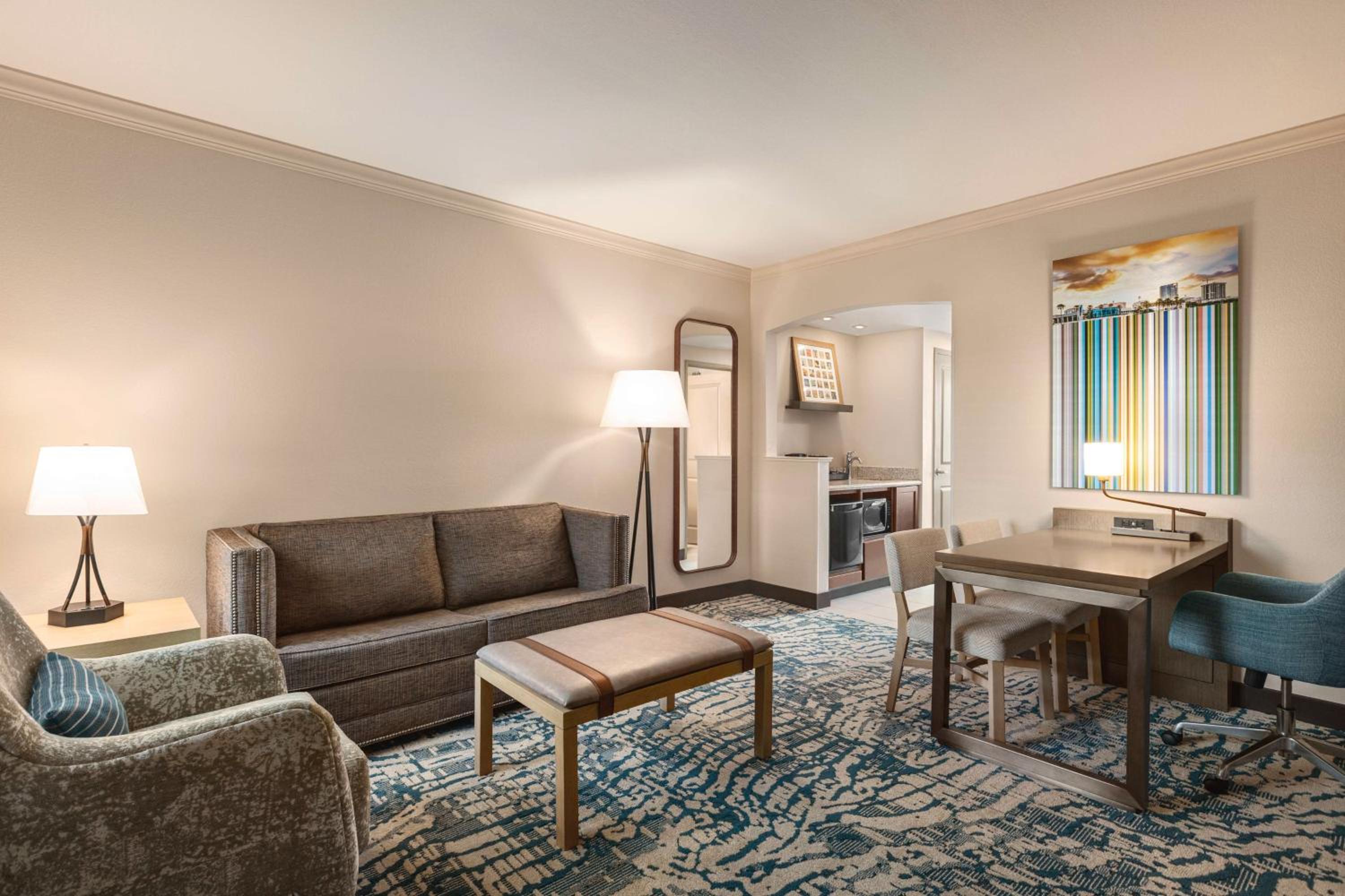 Two-Room King Suite - Non-Smoking - Photo 3