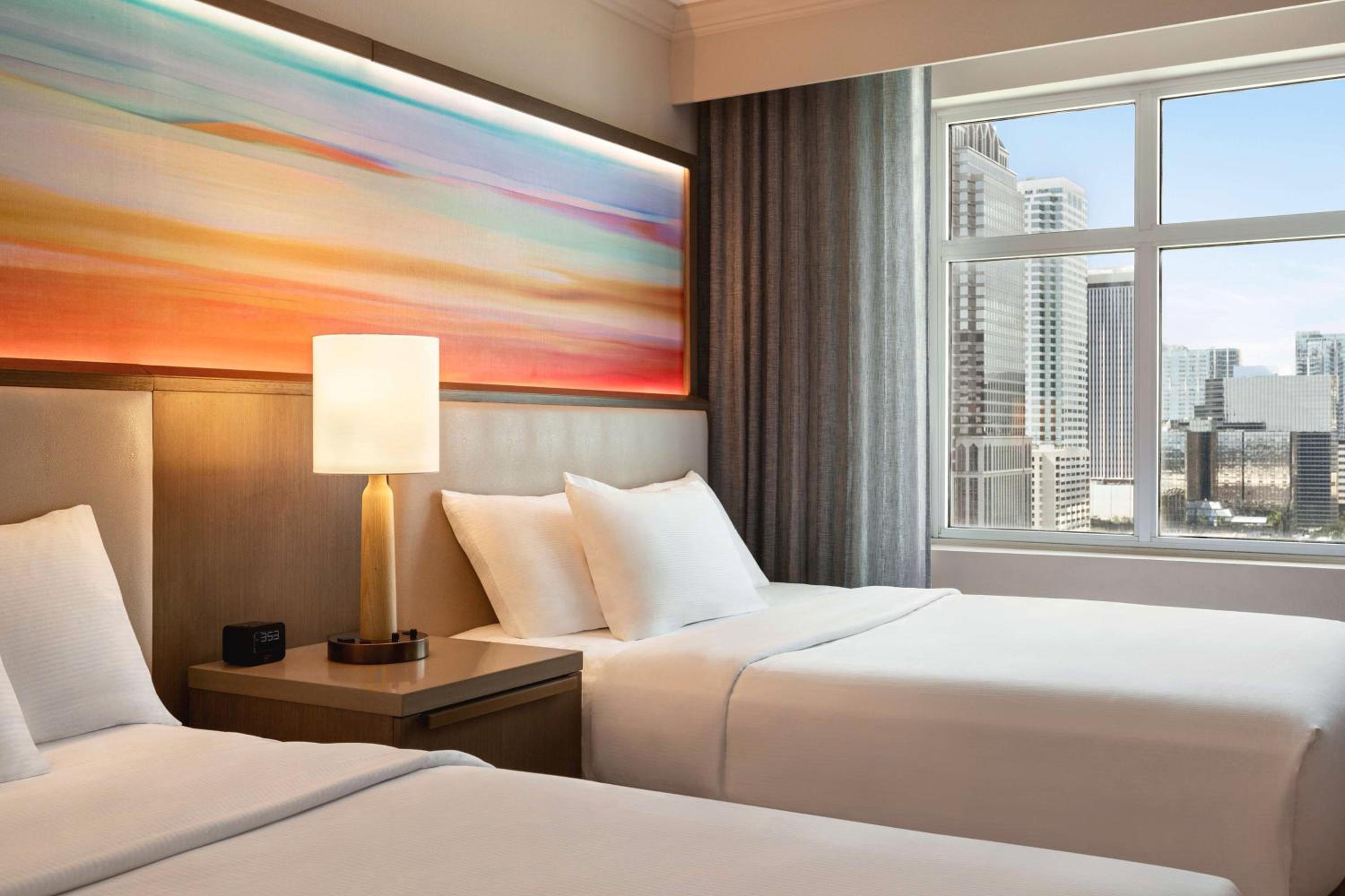 Suite with Two Queen Beds and City View - Non-Smoking - Photo 3
