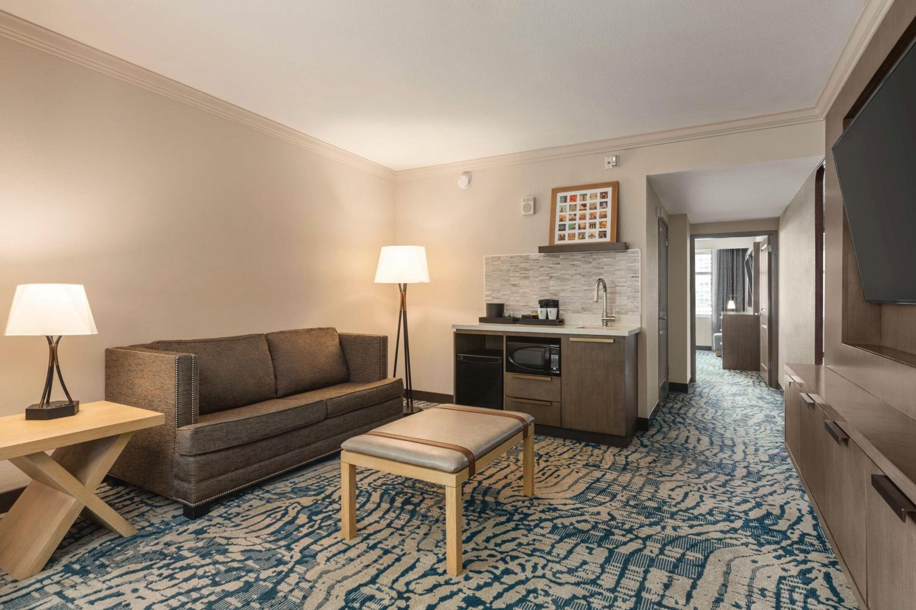 King Corner Suite - Hearing Accessible - Photo 3