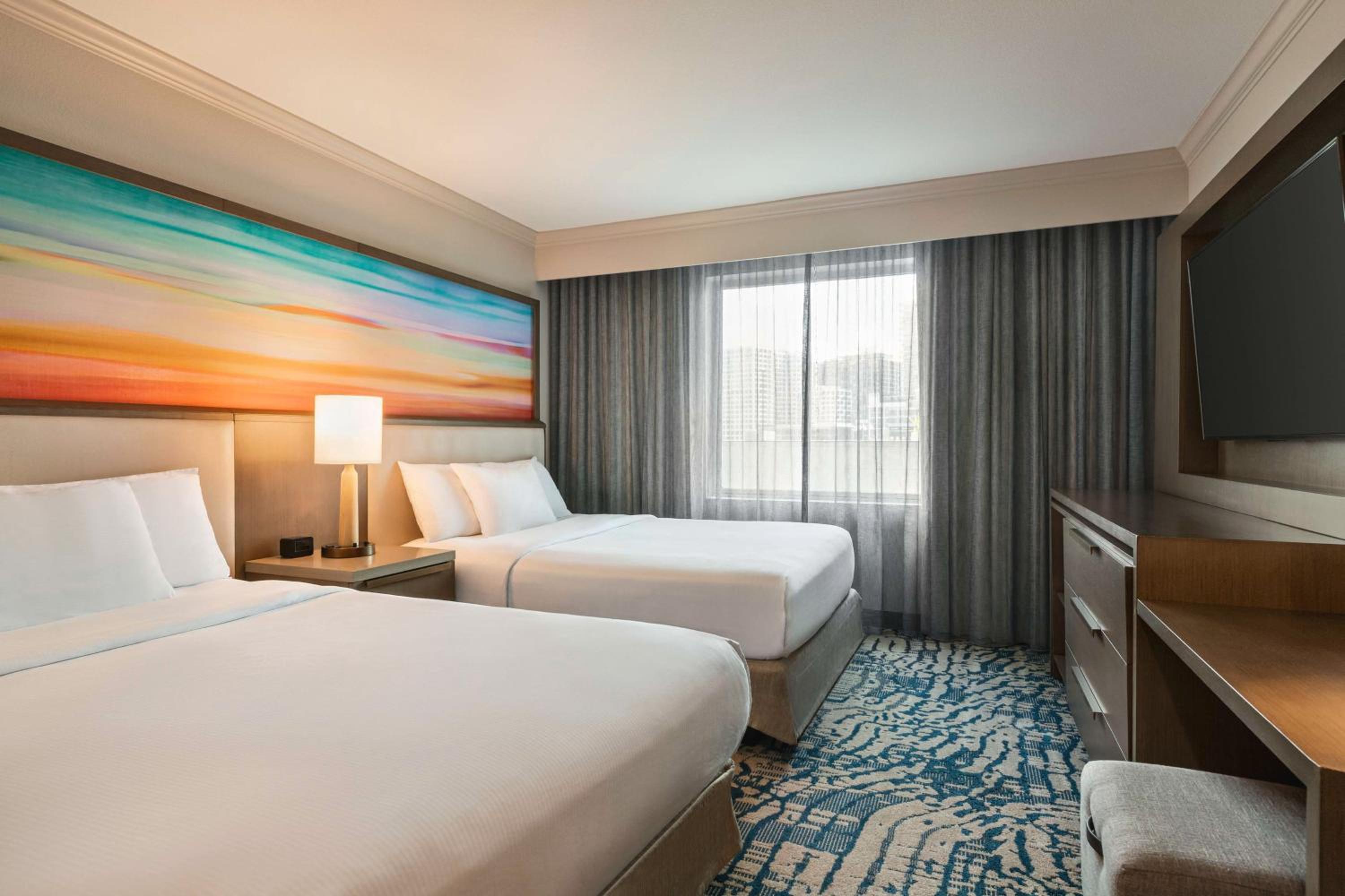 Conference Suite with Two Queen Beds - Non-Smoking - Photo 3