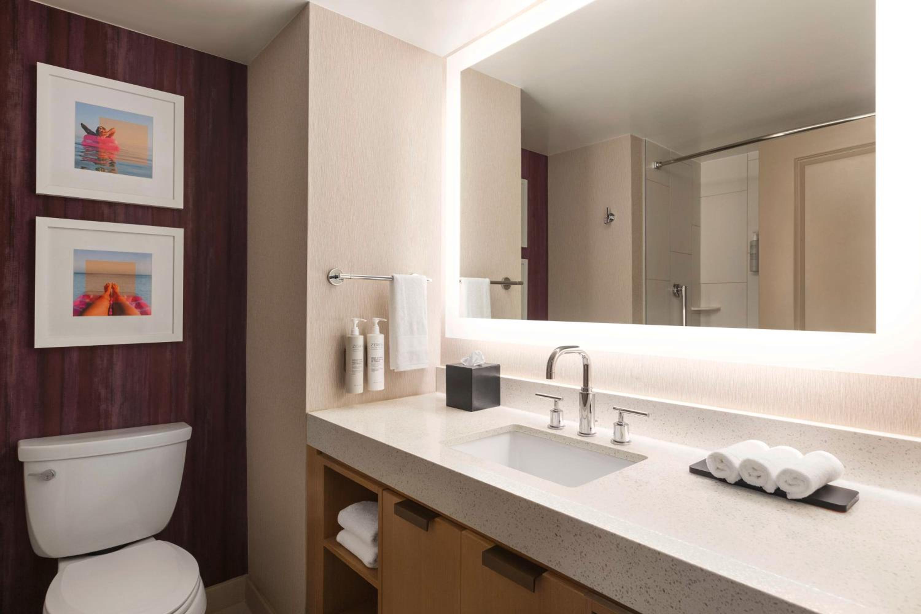 Suite with Two Queen Beds and City View - Non-Smoking - Photo 4