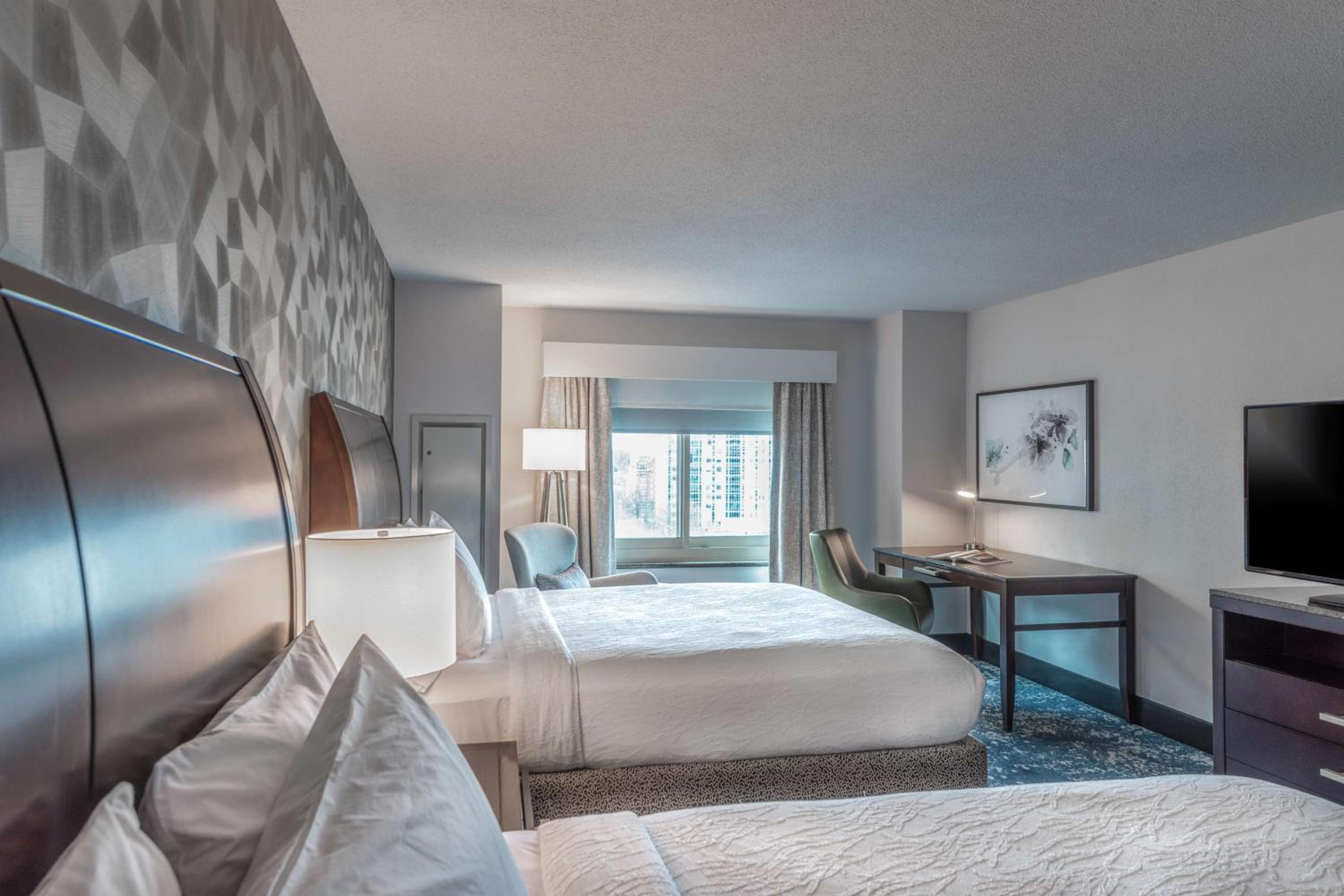 Queen Room with Two Queen Beds - Photo 7