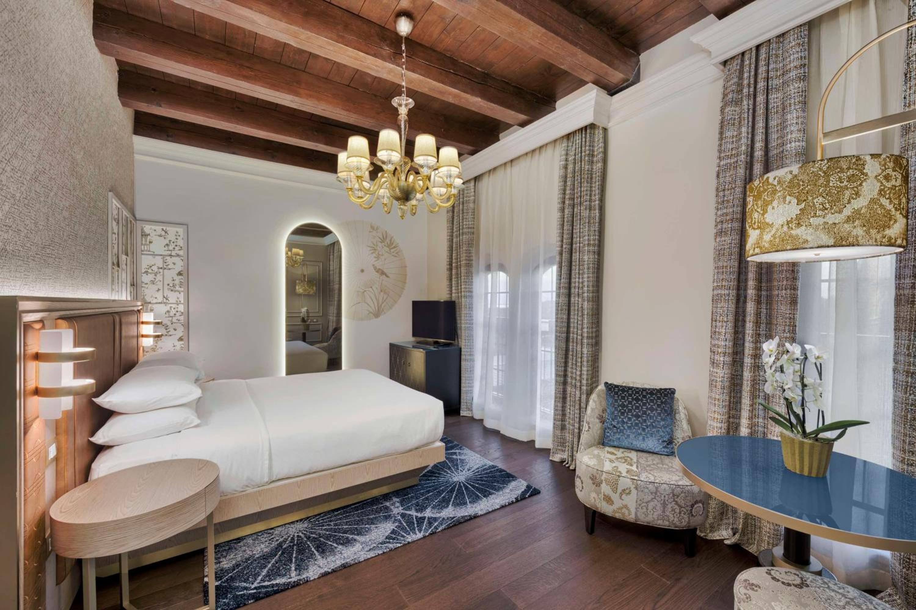 Executive King Room
