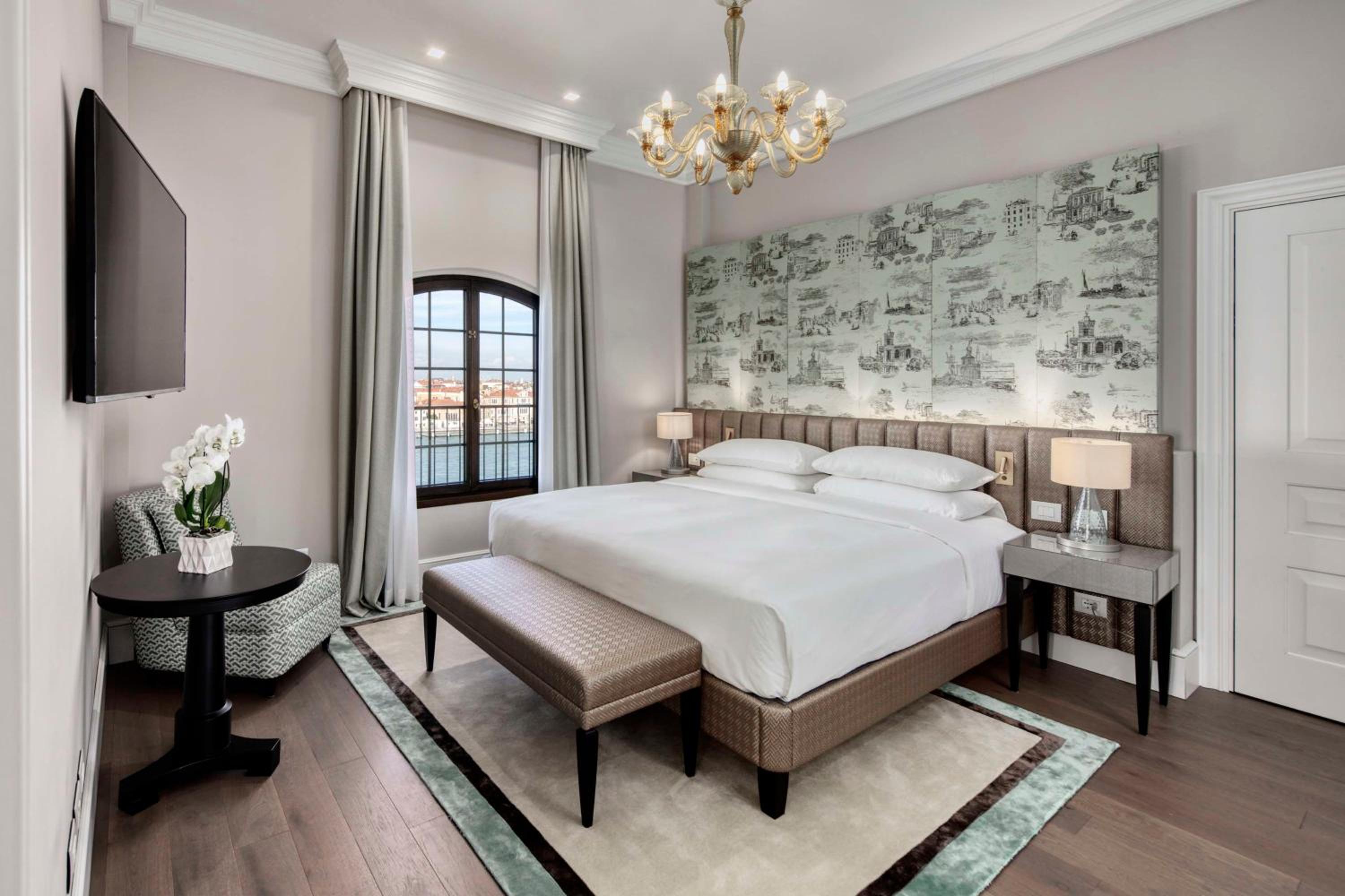Executive King Suite with view