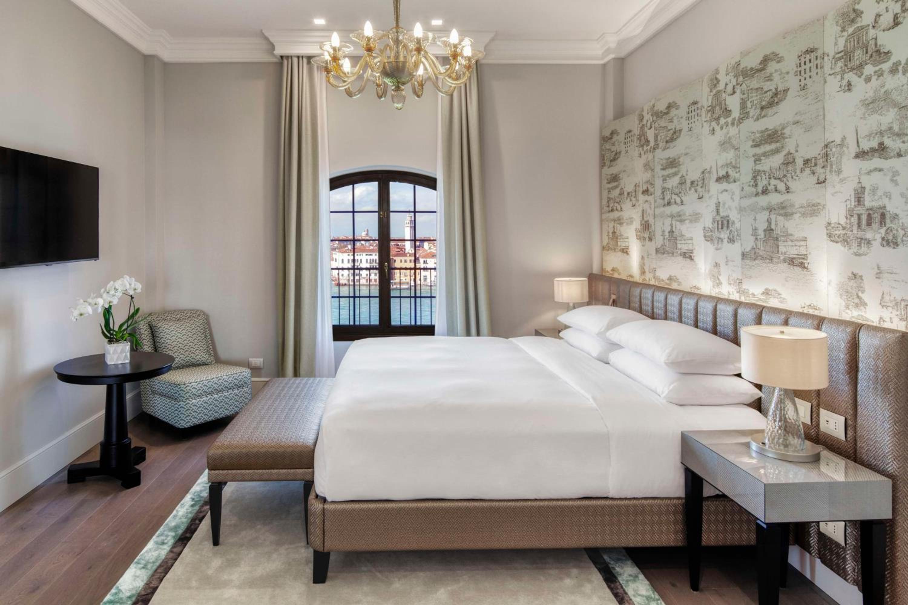 Executive King Suite with view