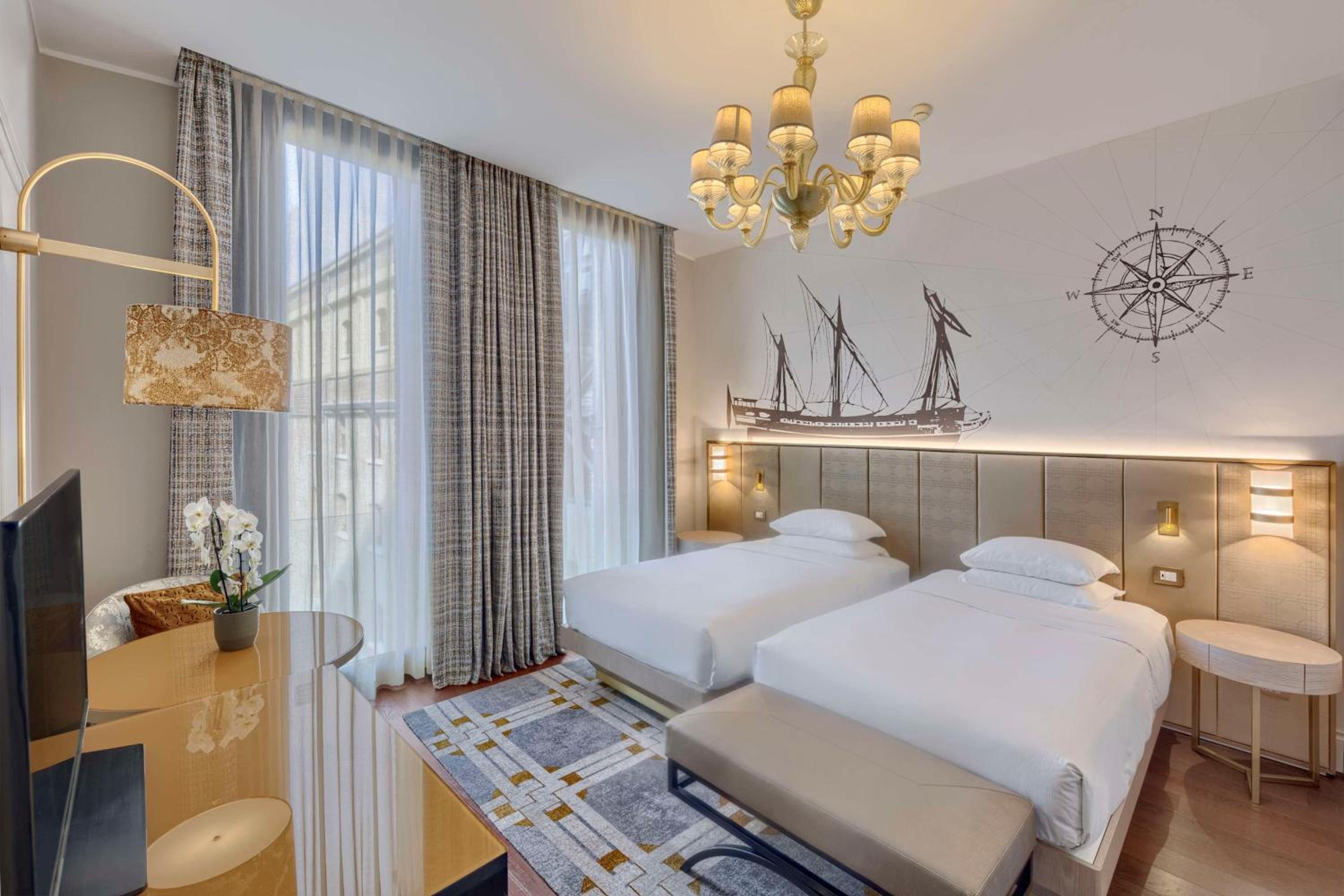 Executive Twin Room thumbnail 6