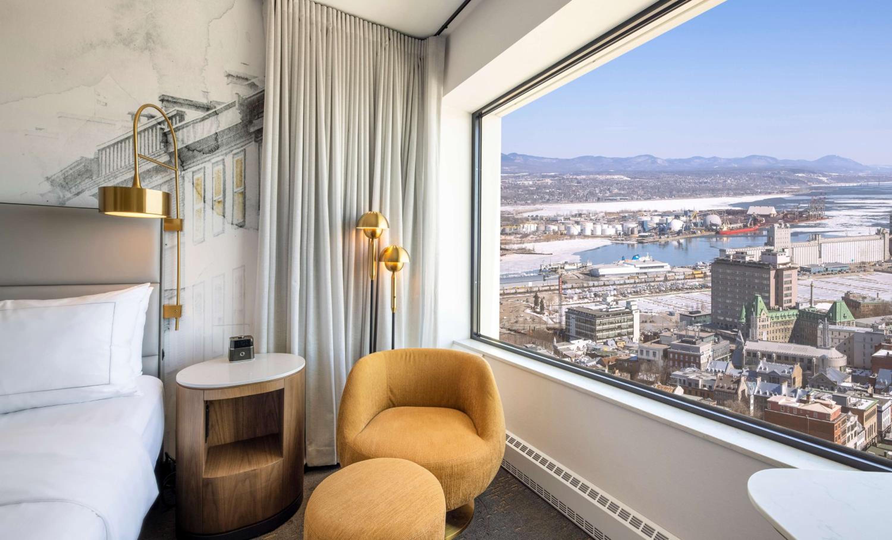 Executive King Room with River View and Lounge Access - Photo 4