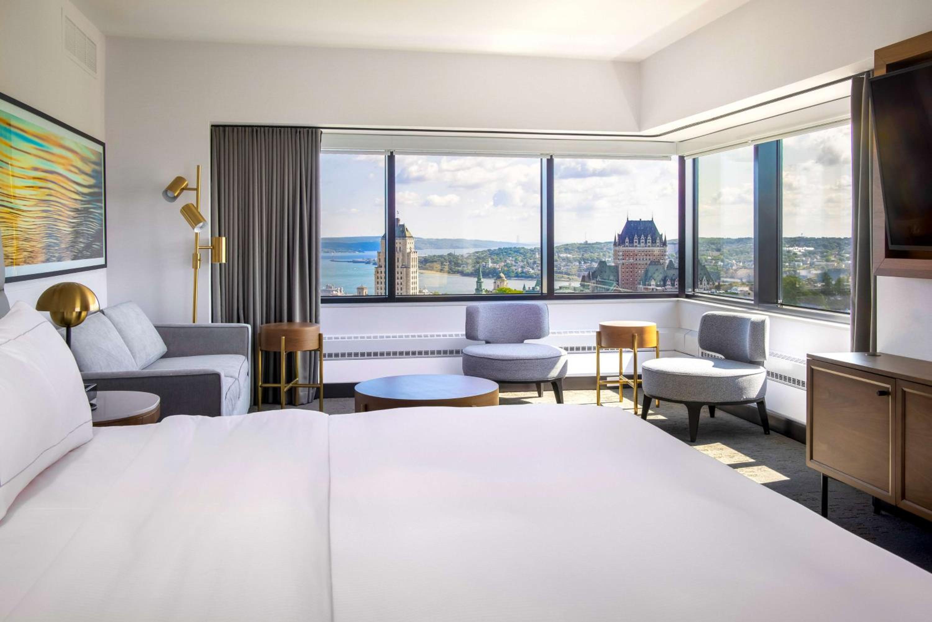 Studio Suite River View
