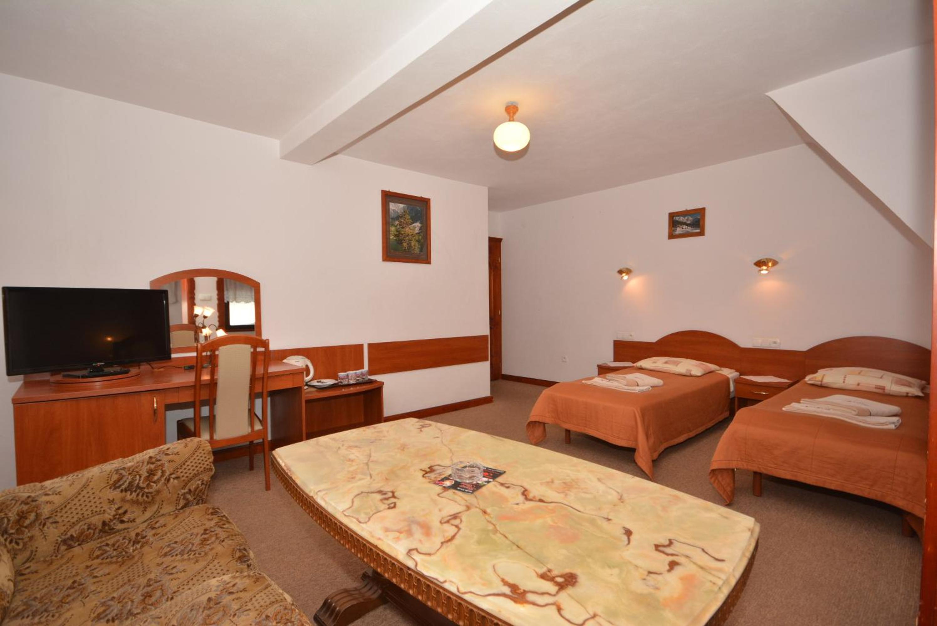 Quadruple Room - Photo 2