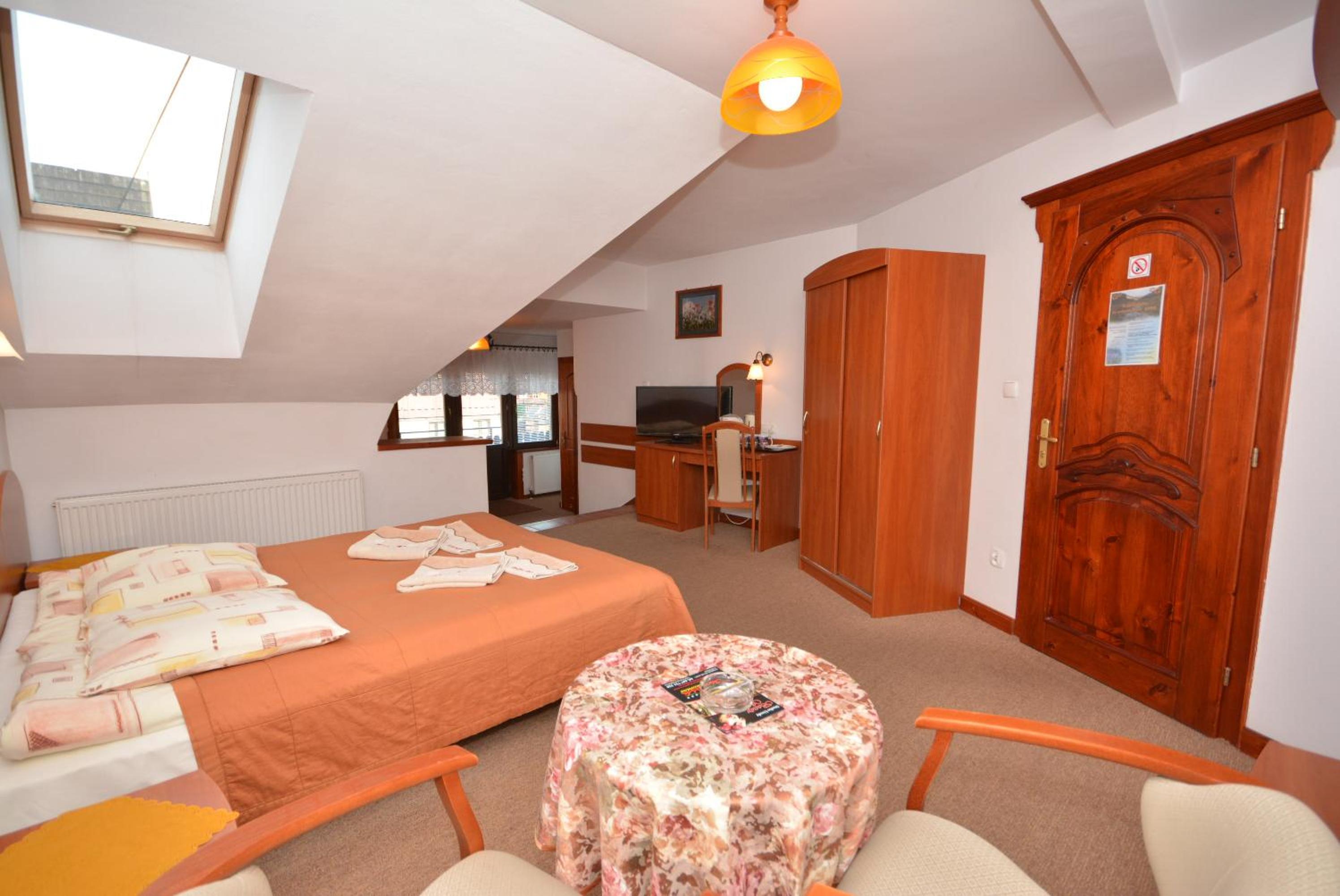 Quadruple Room - Photo 1