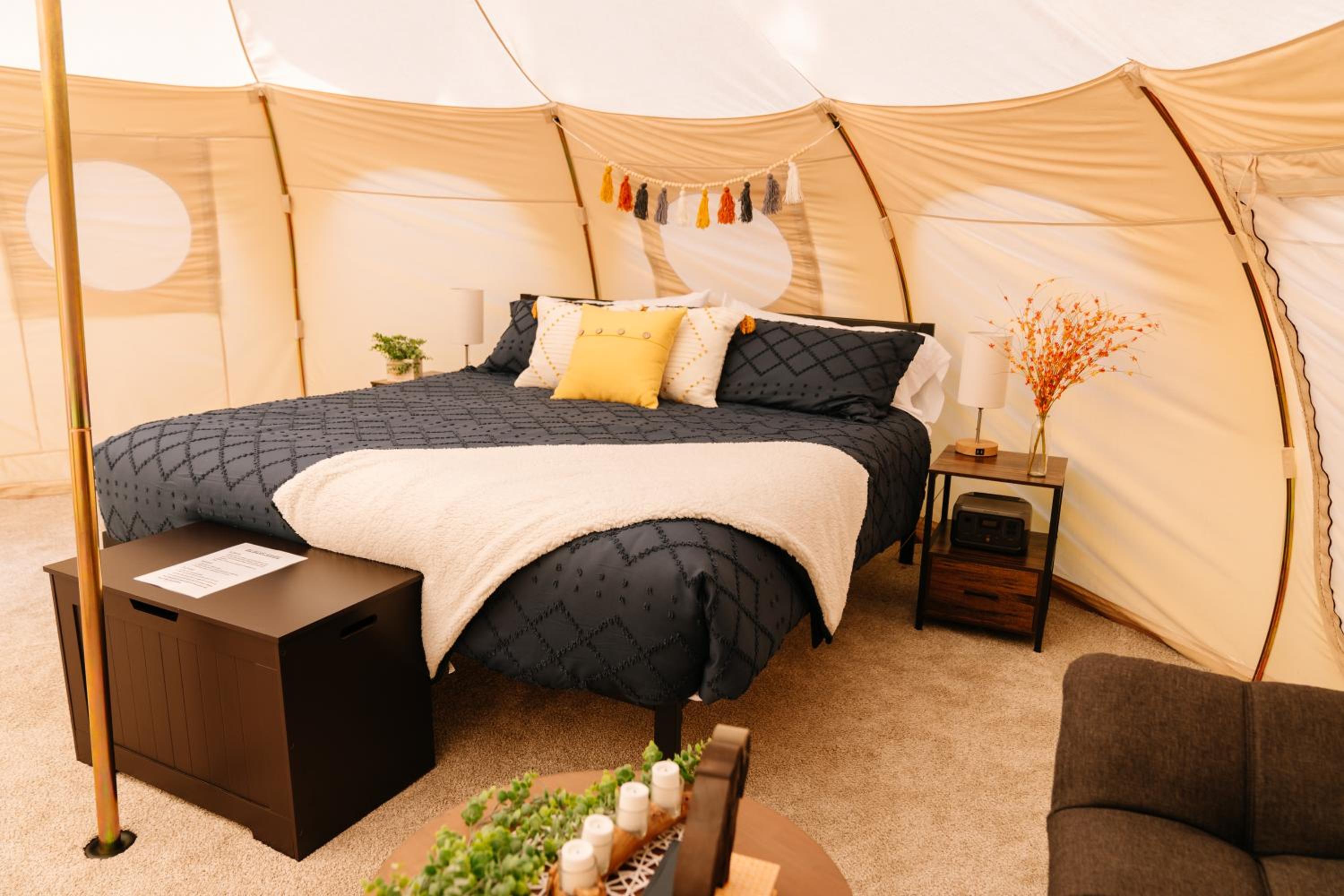 Yellowstone Family Tent - Photo 6