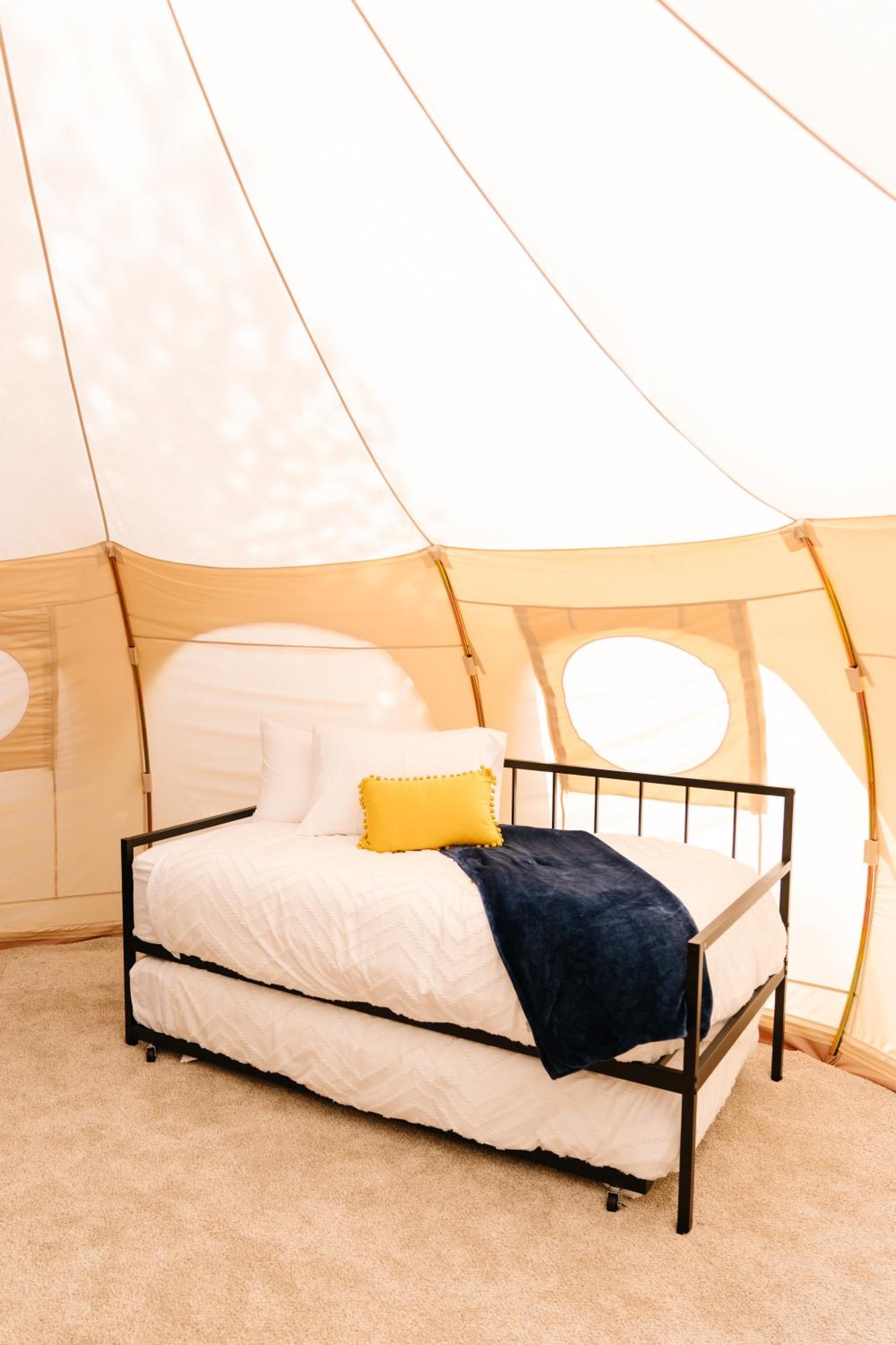 Yellowstone Family Tent - Photo 7