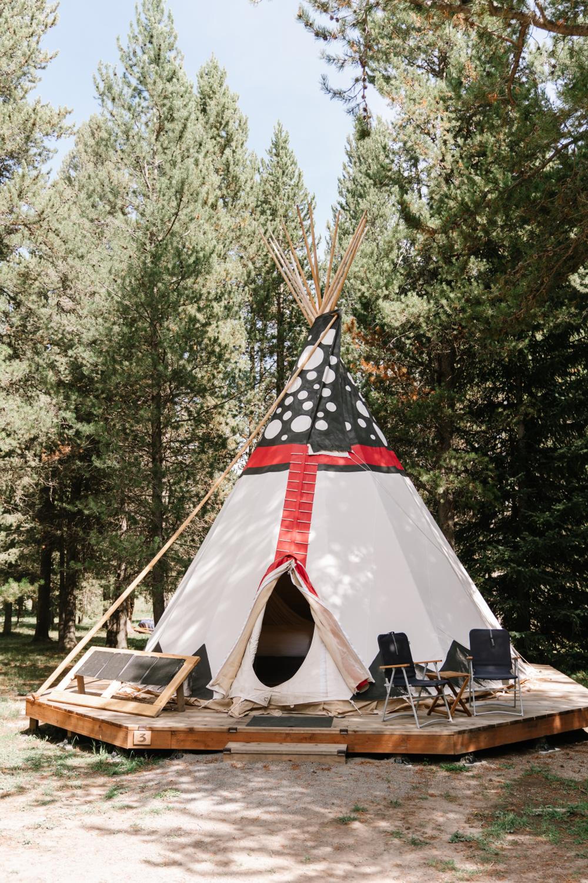 Yellowstone Luxury Tepee - Photo 4