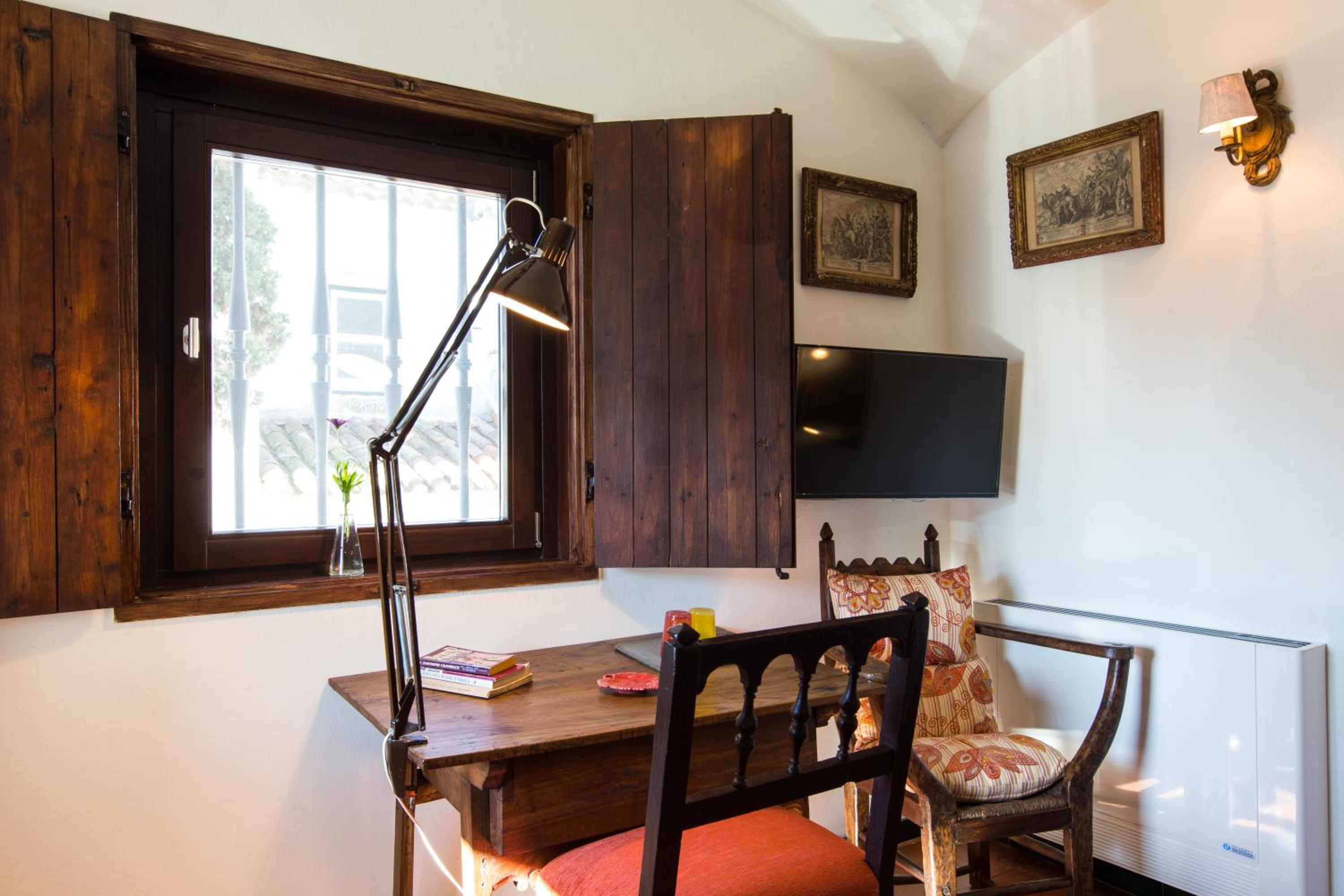 Deluxe Double or Twin Room with Garden View - Photo 7