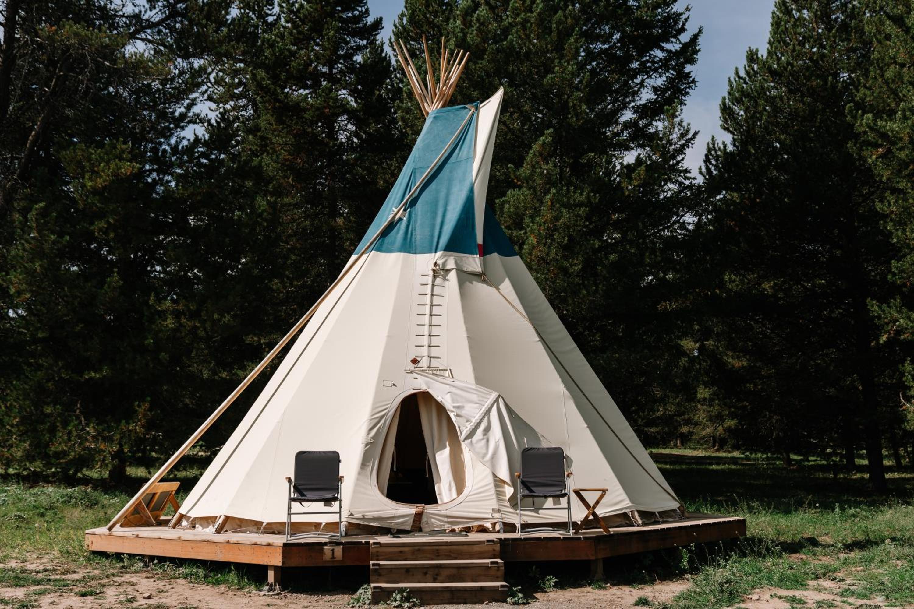 Yellowstone Family Tepee - Photo 8